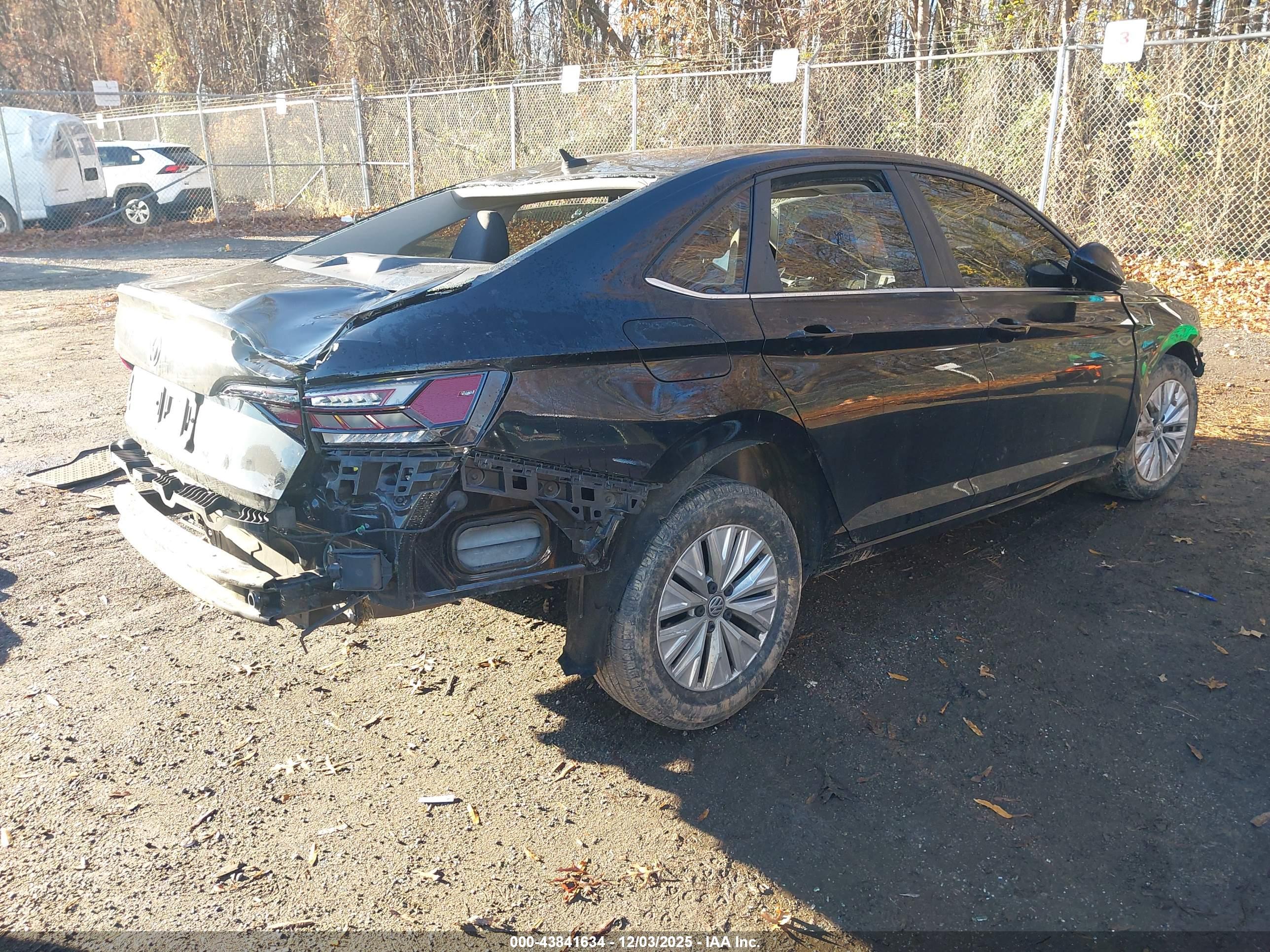 VOLKSWAGEN JETTA image 4