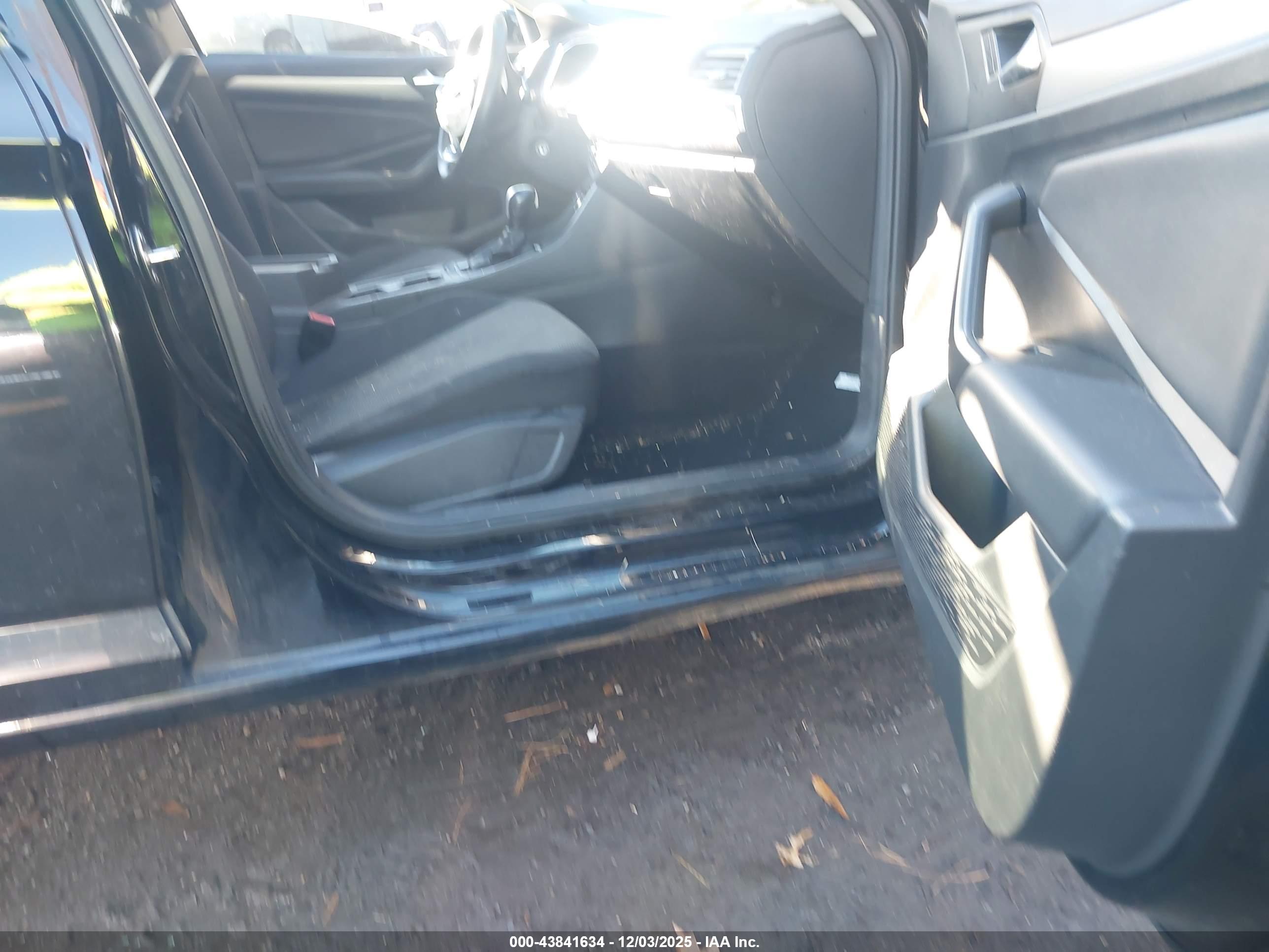 VOLKSWAGEN JETTA image 5