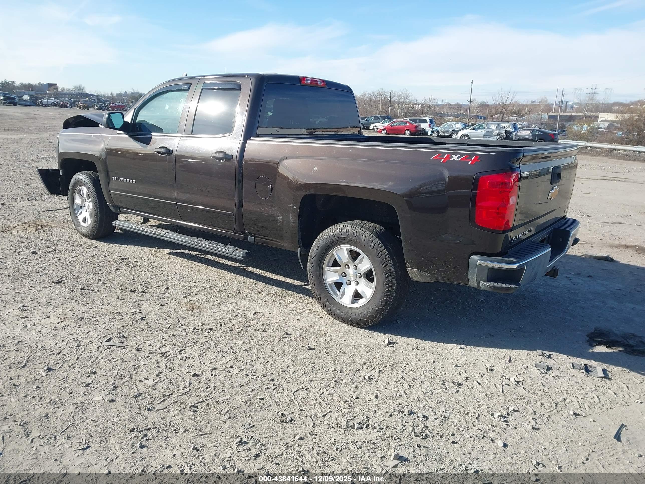 CHEVROLET SILVERADO image 3