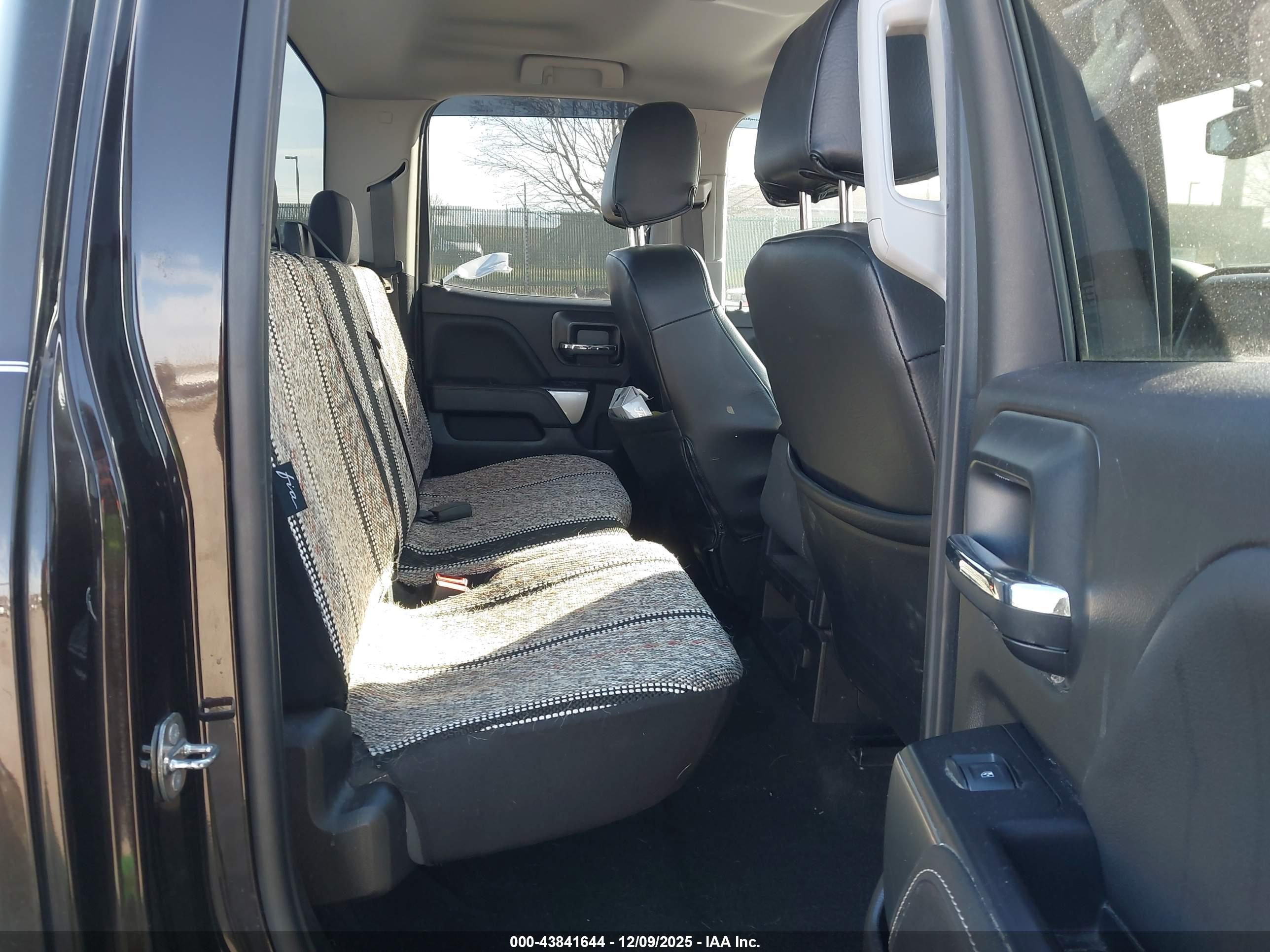CHEVROLET SILVERADO image 8