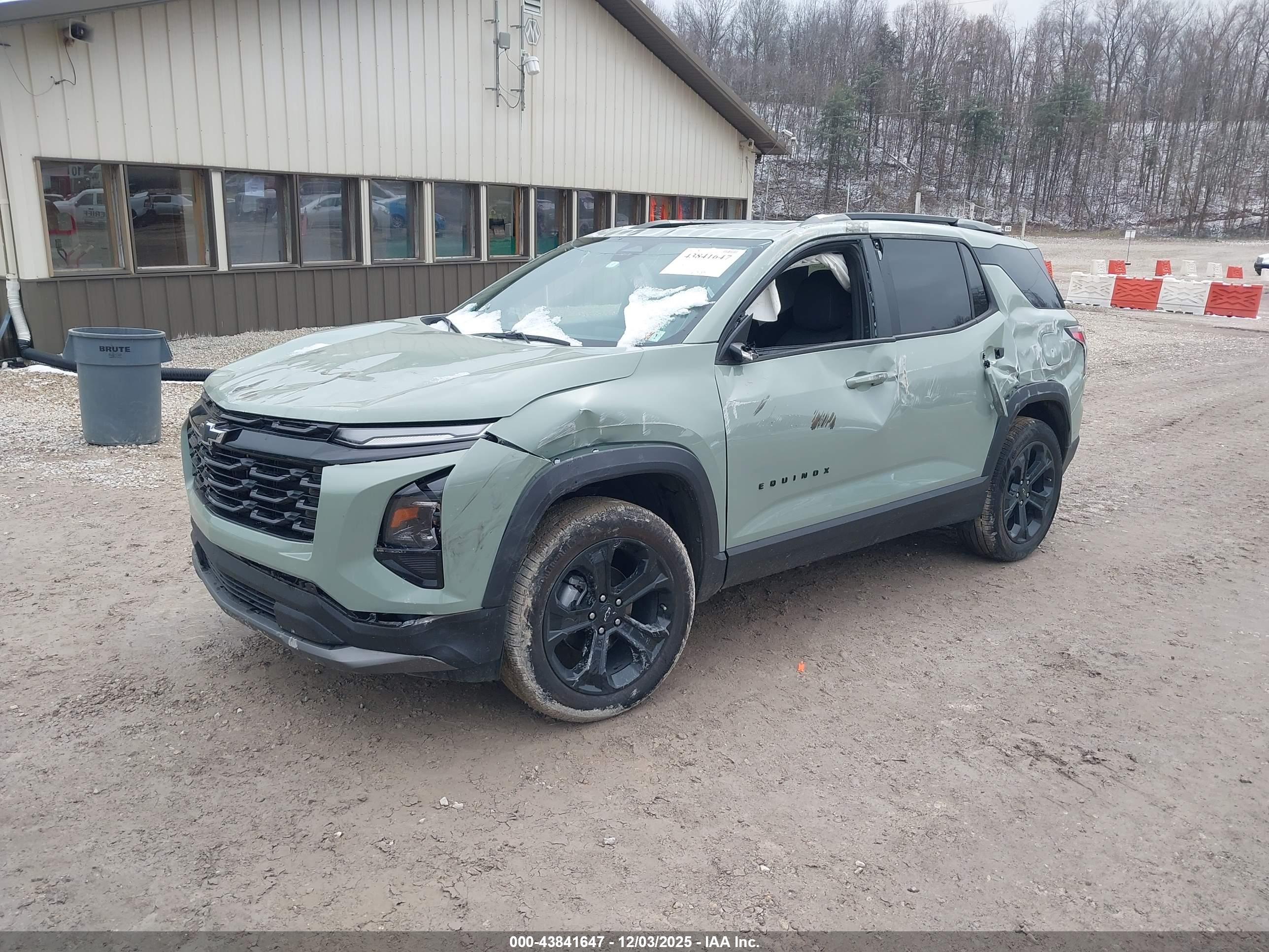 CHEVROLET EQUINOX image 2