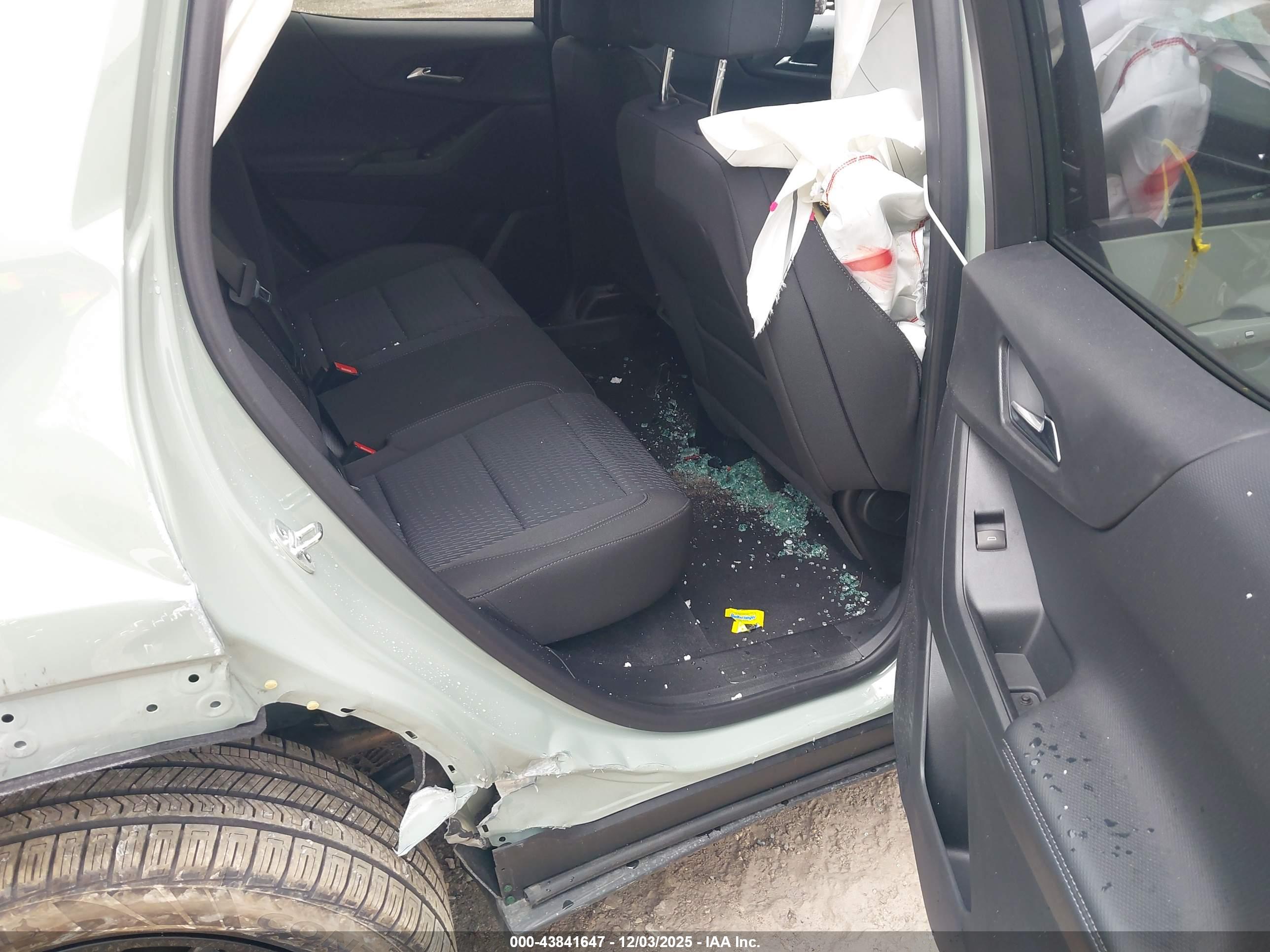 CHEVROLET EQUINOX image 8