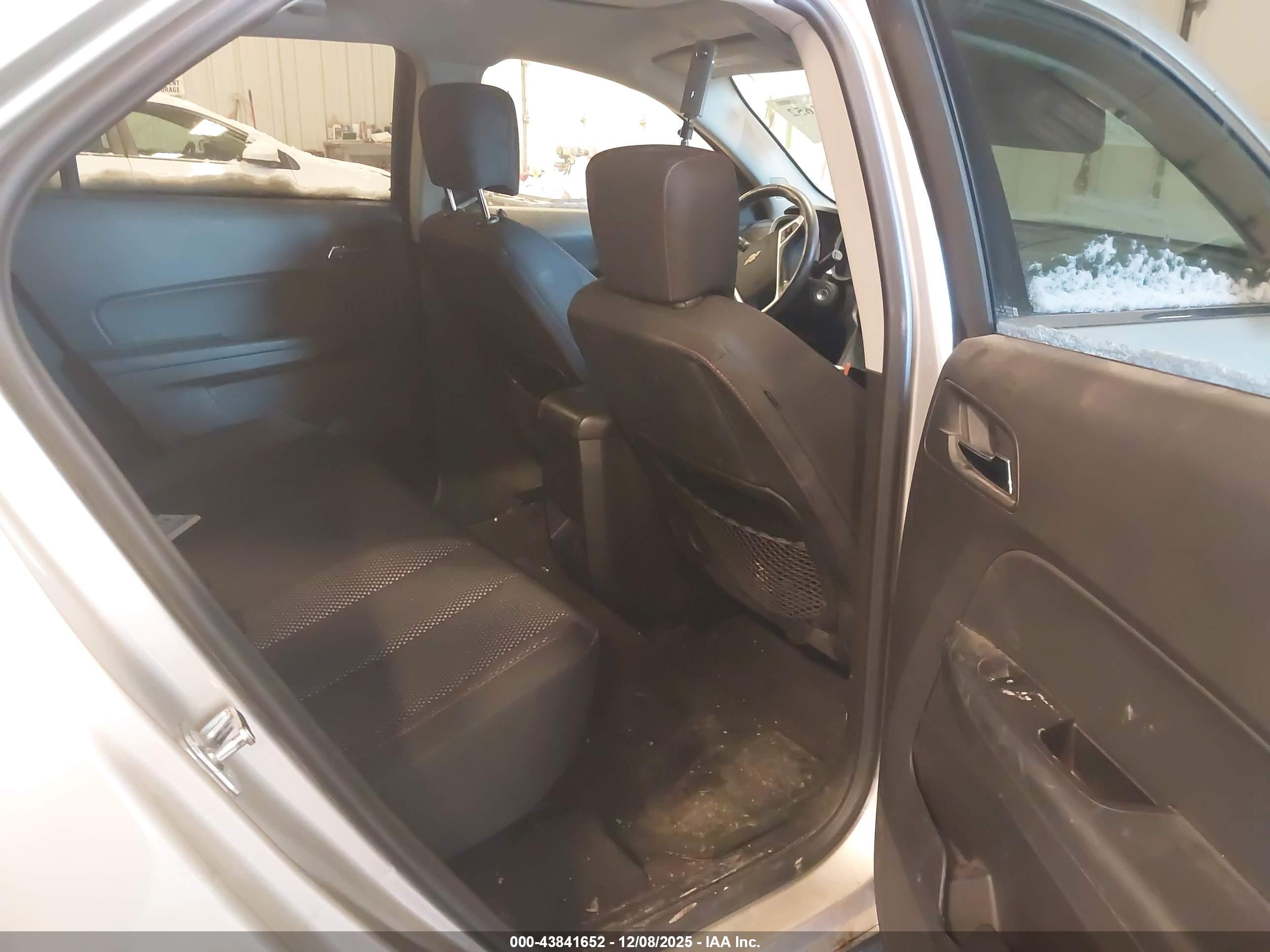 CHEVROLET EQUINOX image 8