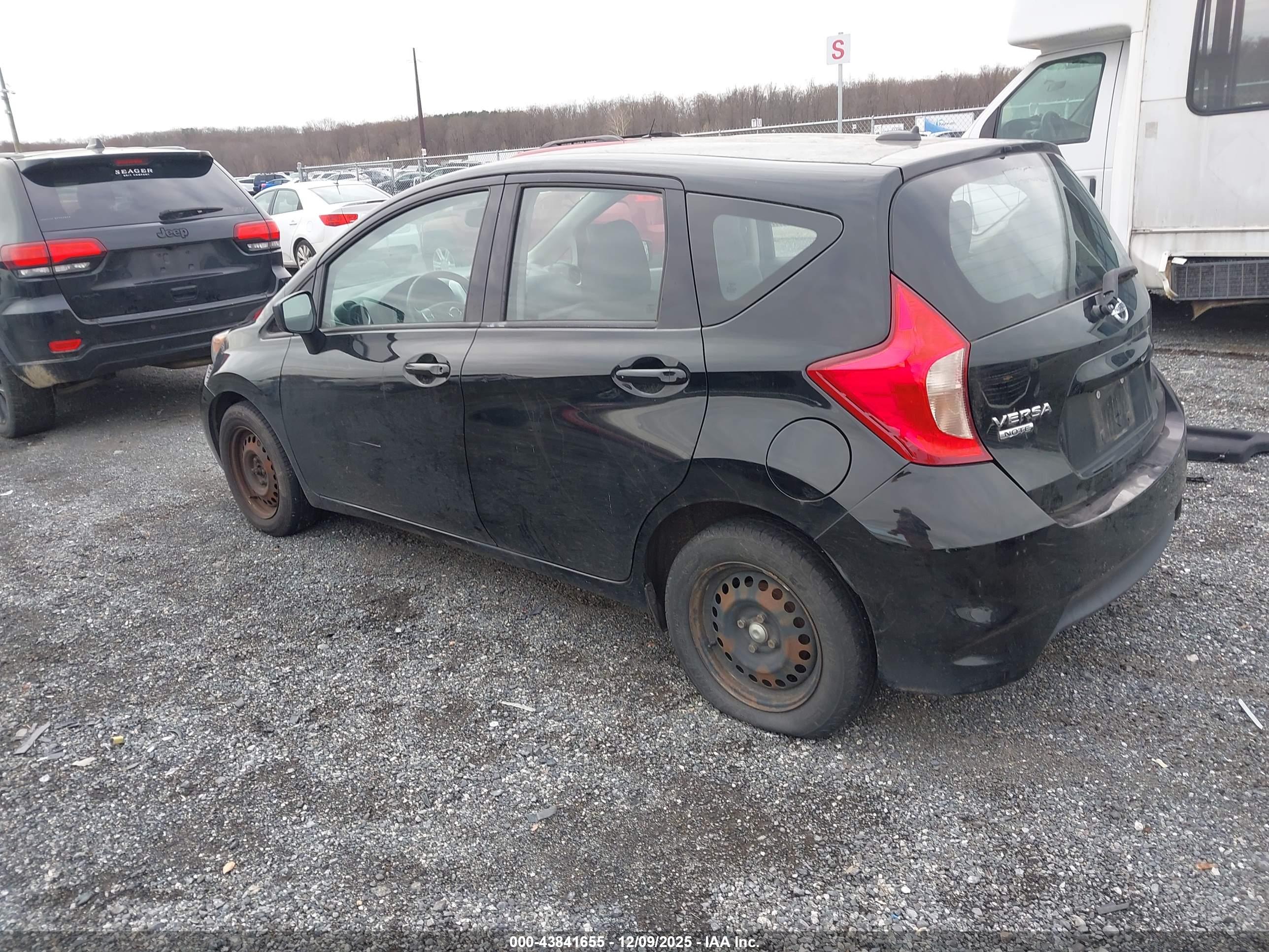 NISSAN VERSA image 3