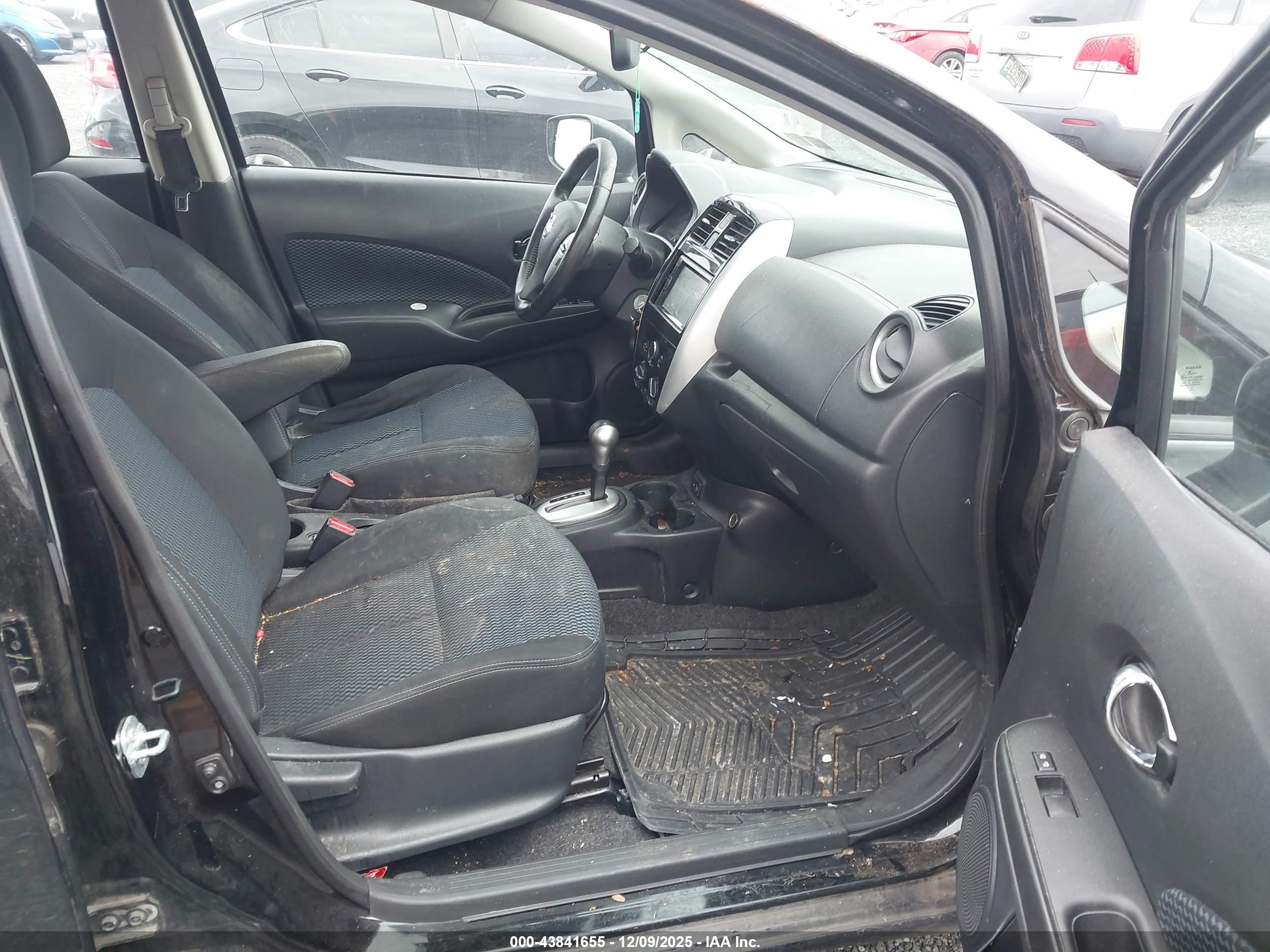 NISSAN VERSA image 5