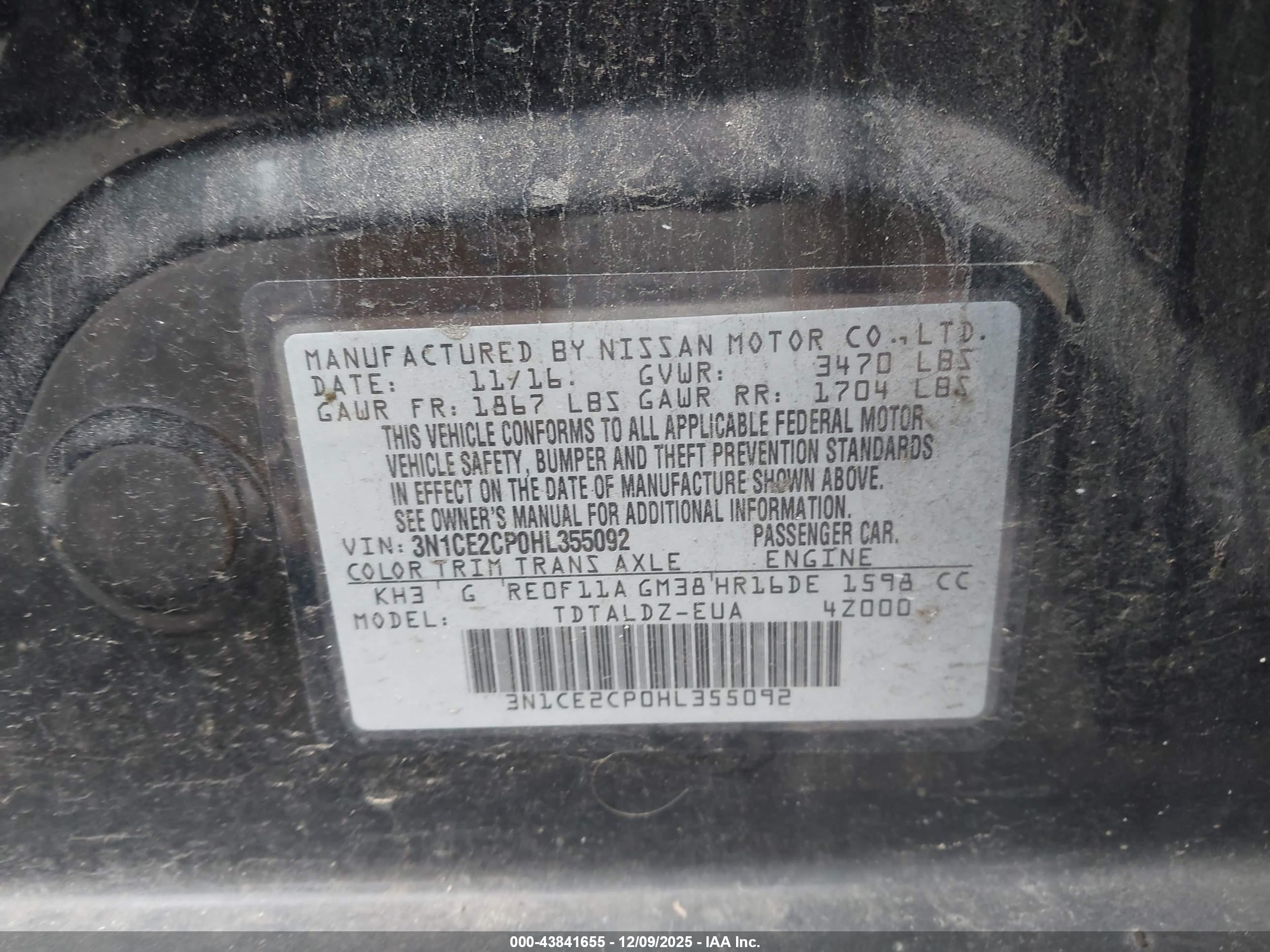 NISSAN VERSA image 9