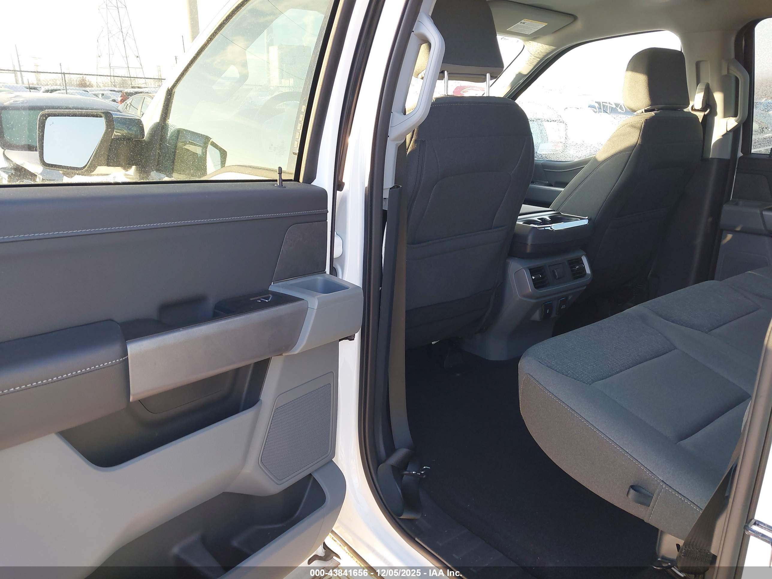 FORD F-150 image 8