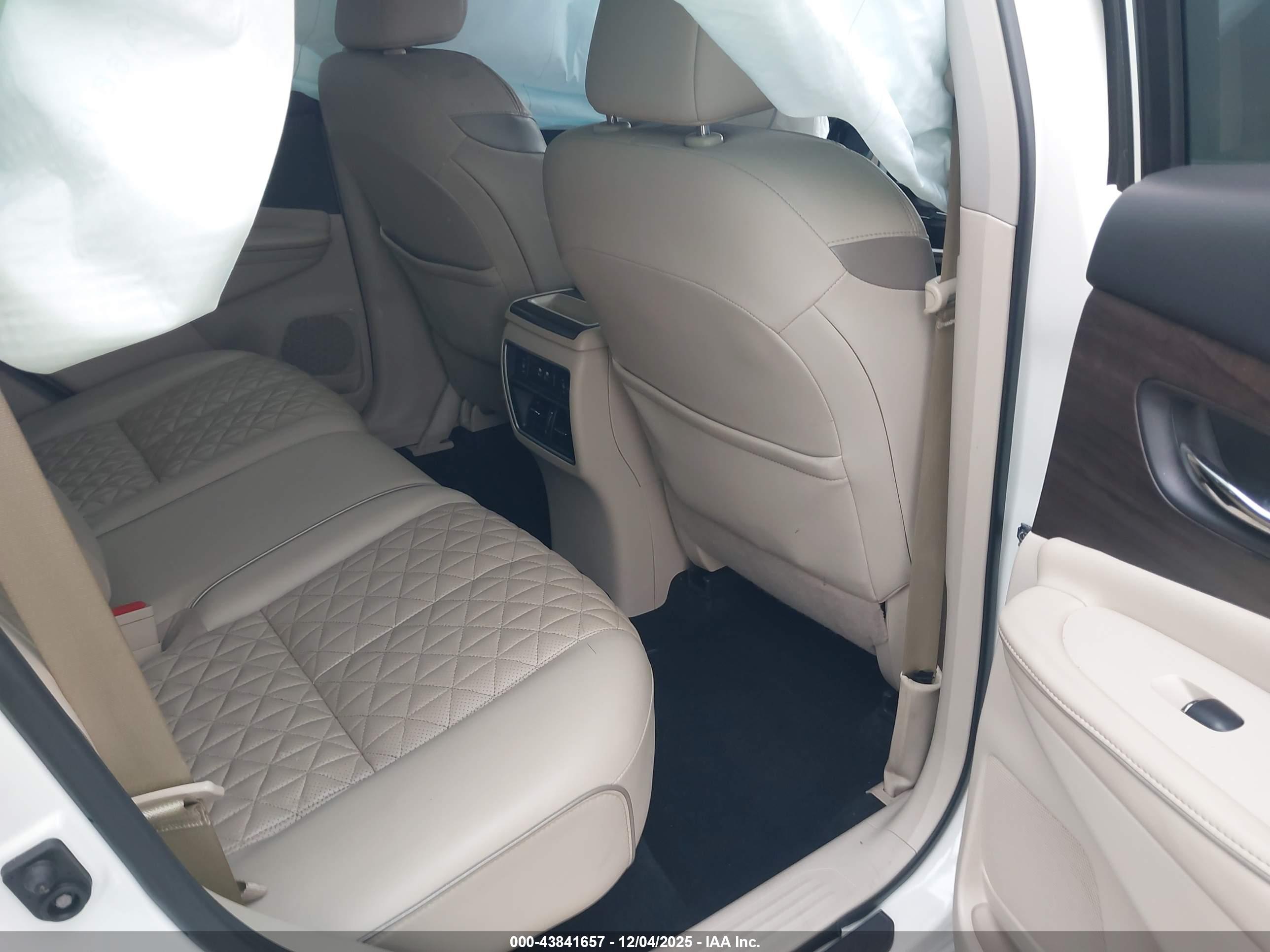 NISSAN MURANO image 8