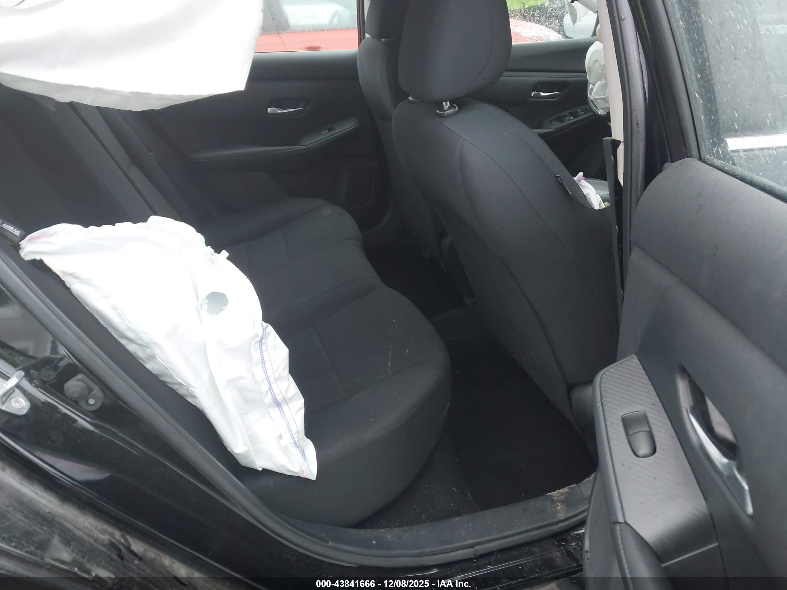 NISSAN SENTRA image 8