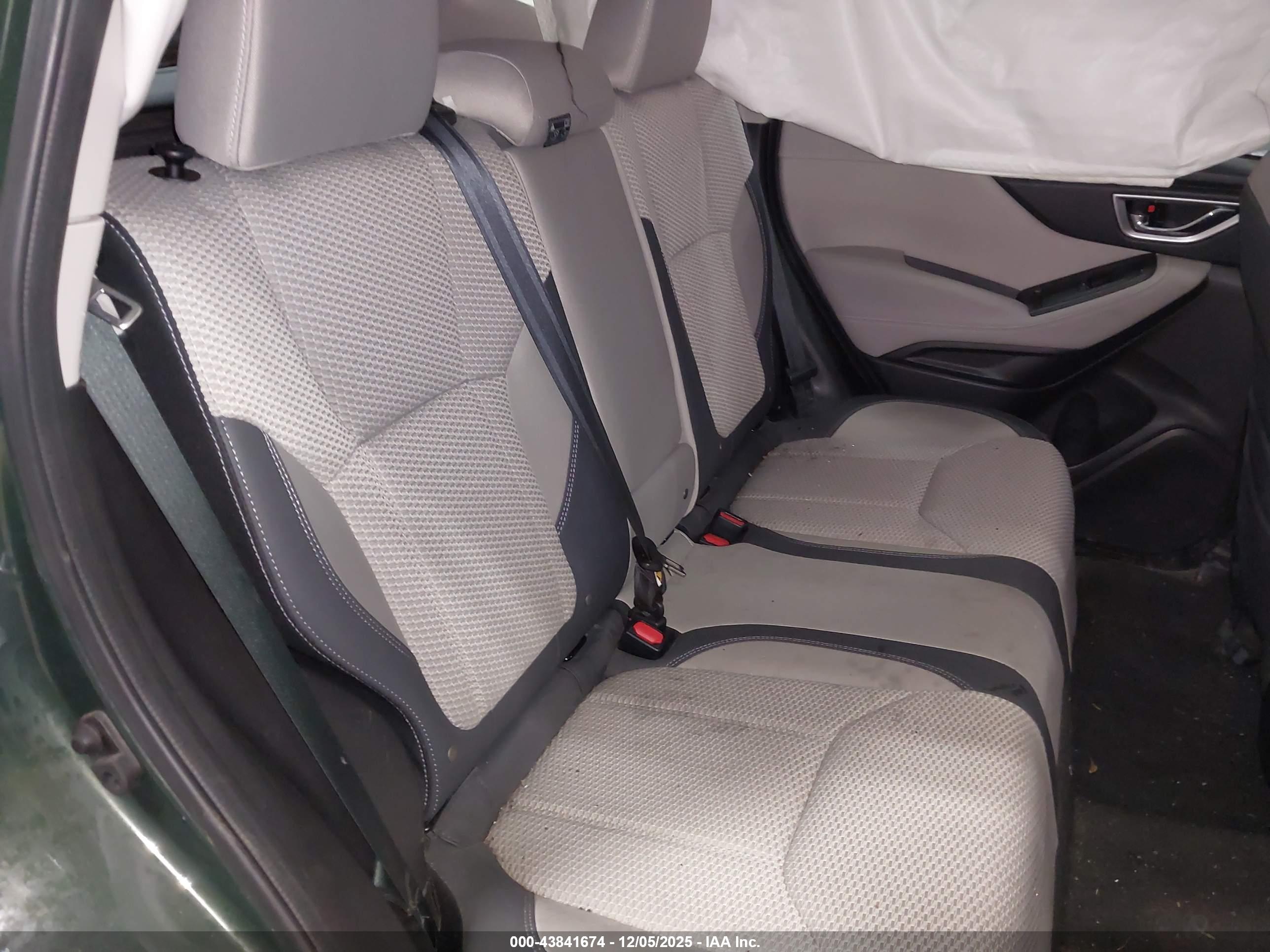 SUBARU FORESTER image 8
