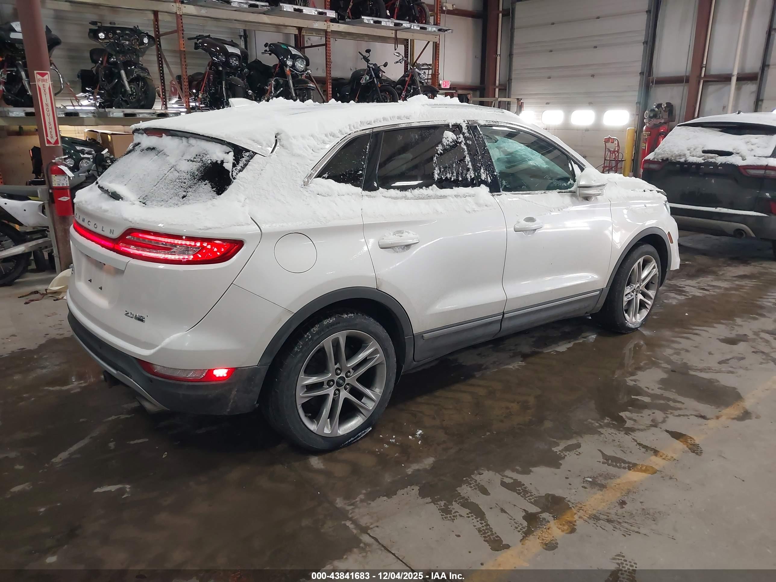 LINCOLN MKC image 4