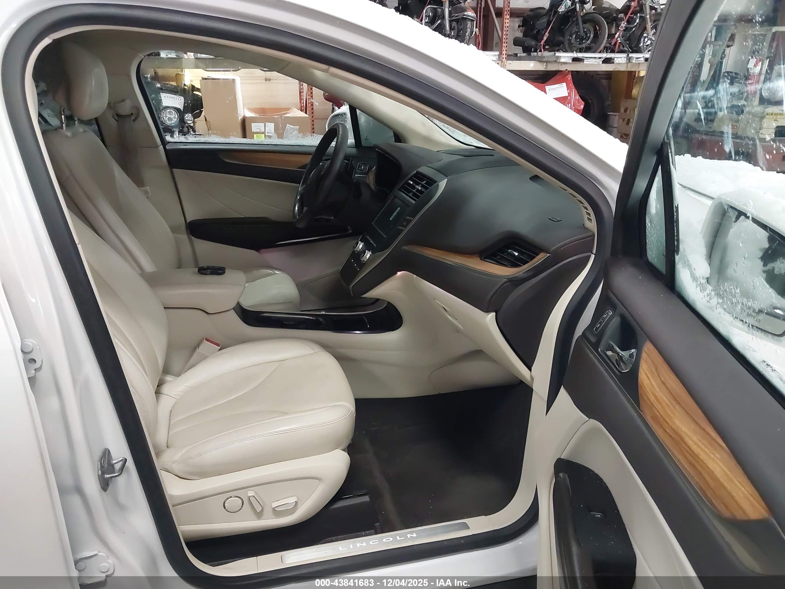 LINCOLN MKC image 5
