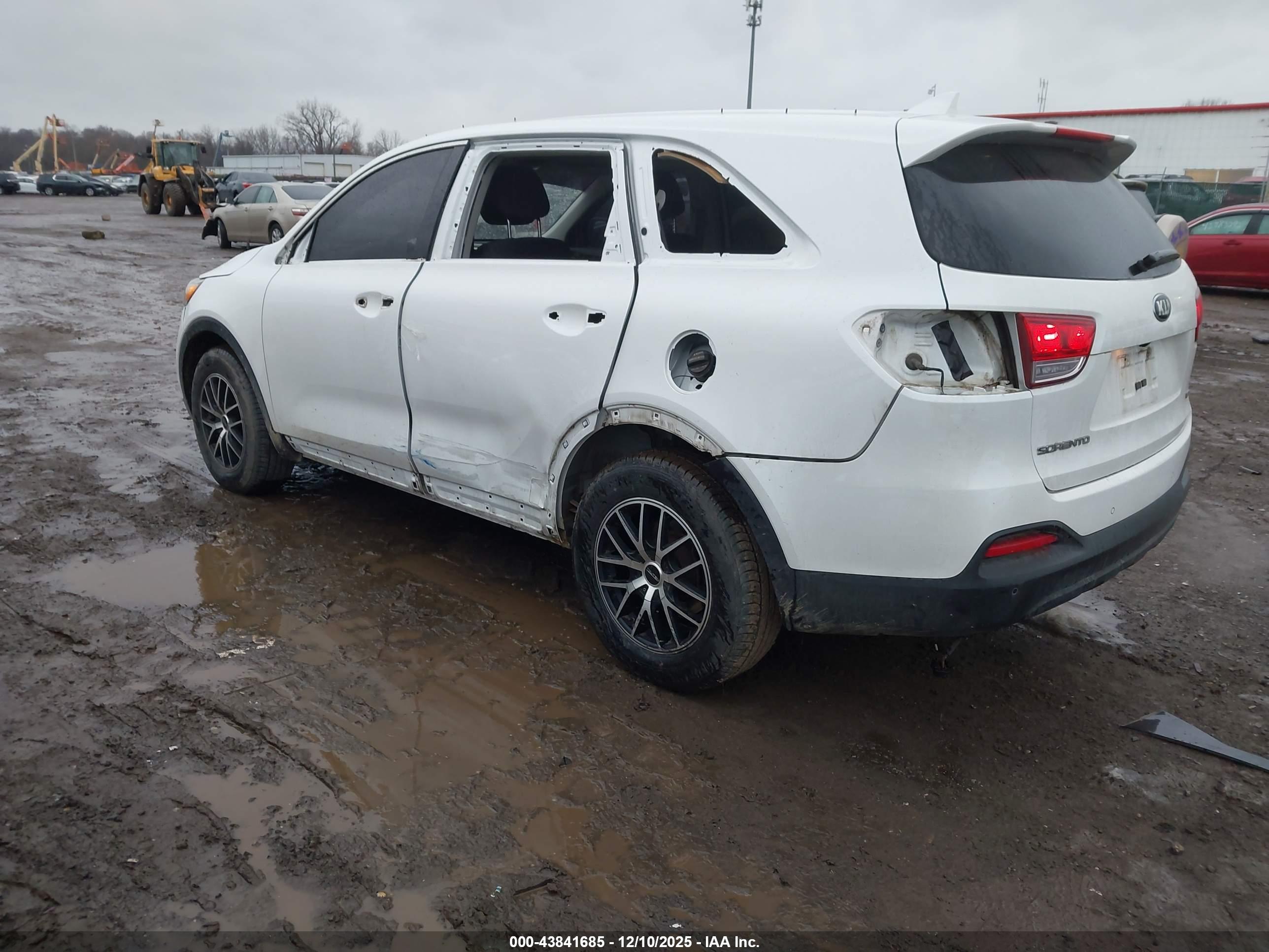 KIA SORENTO image 3