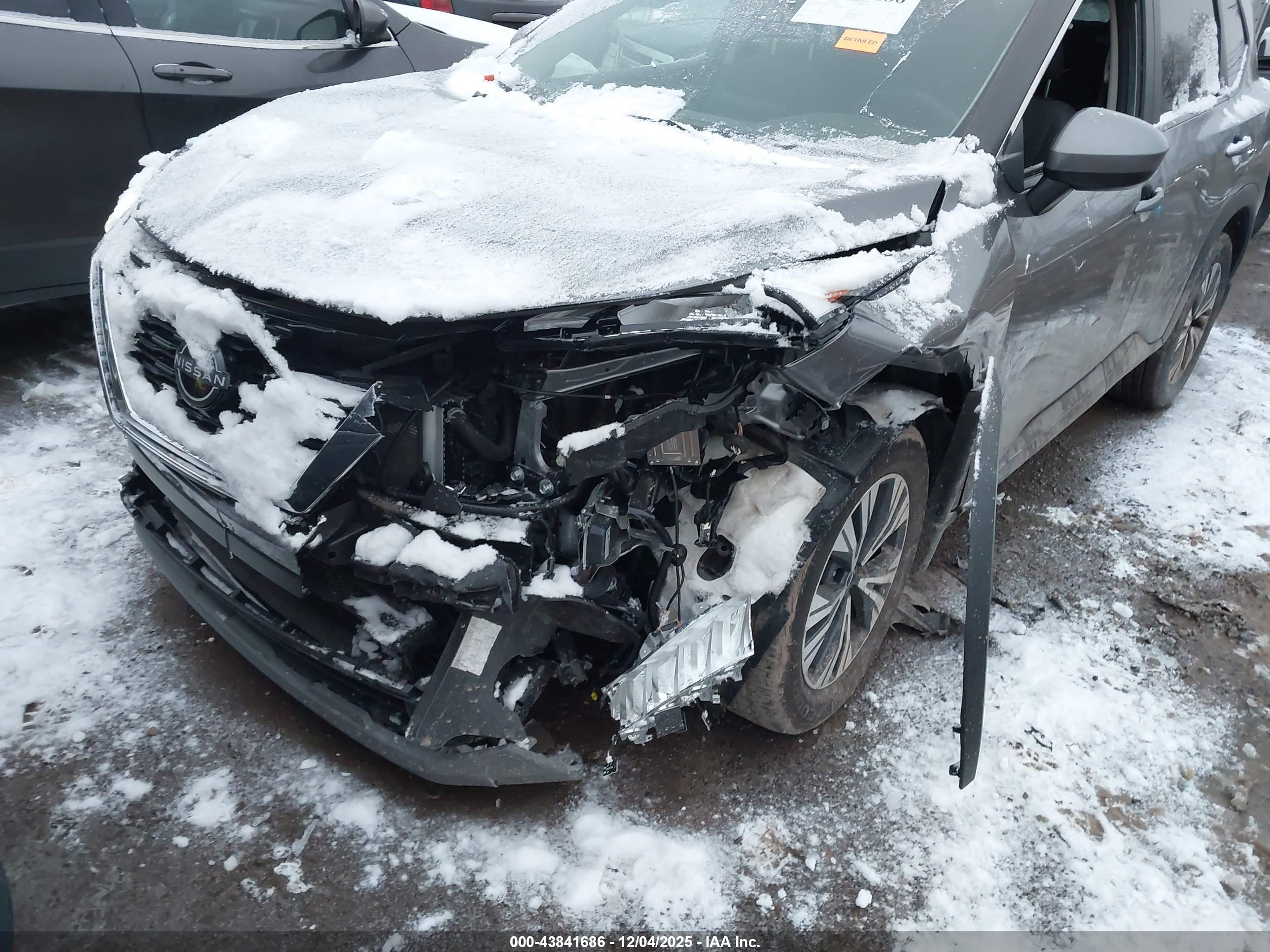 NISSAN ROGUE image 6