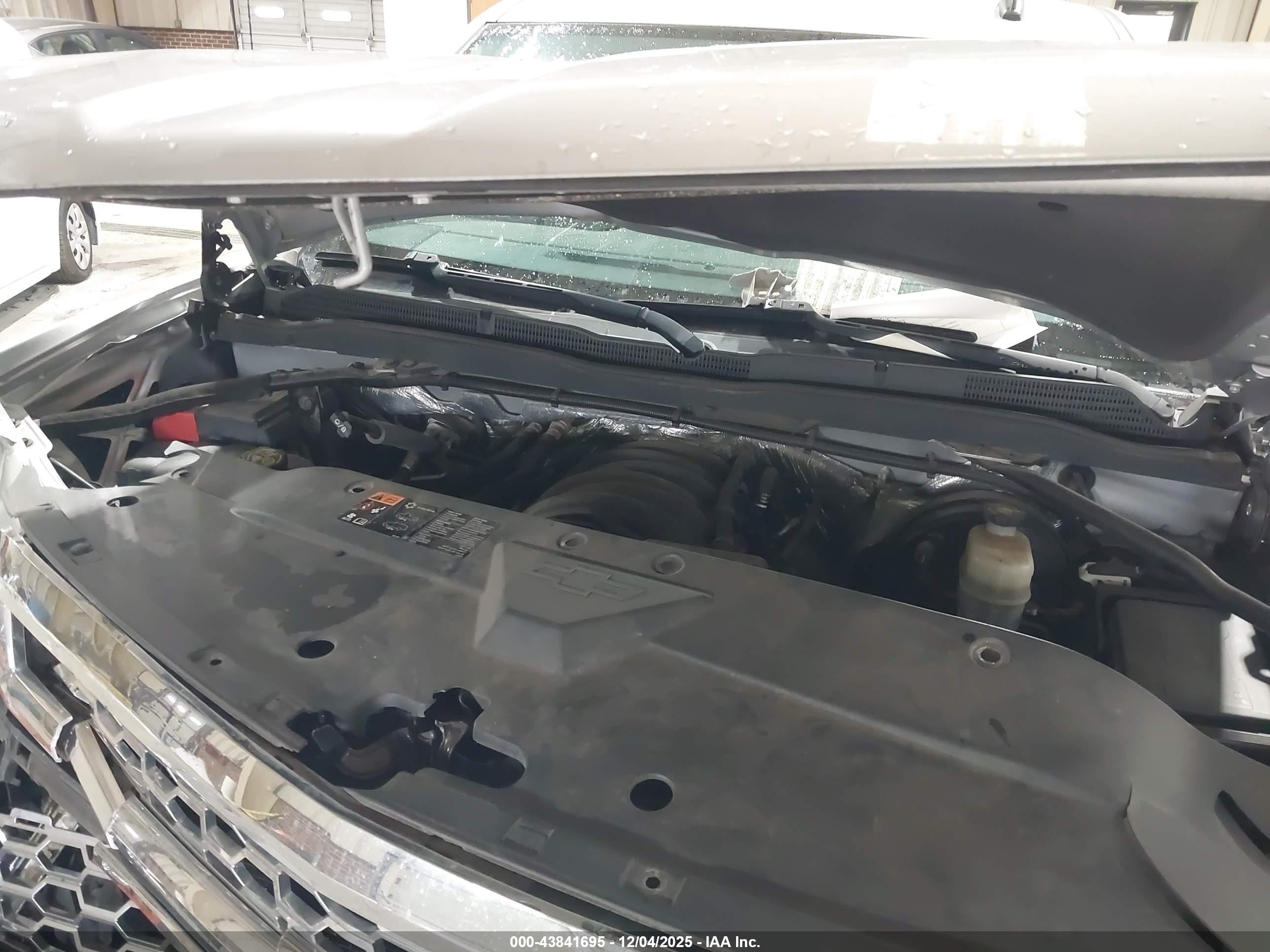 CHEVROLET SILVERADO image 10