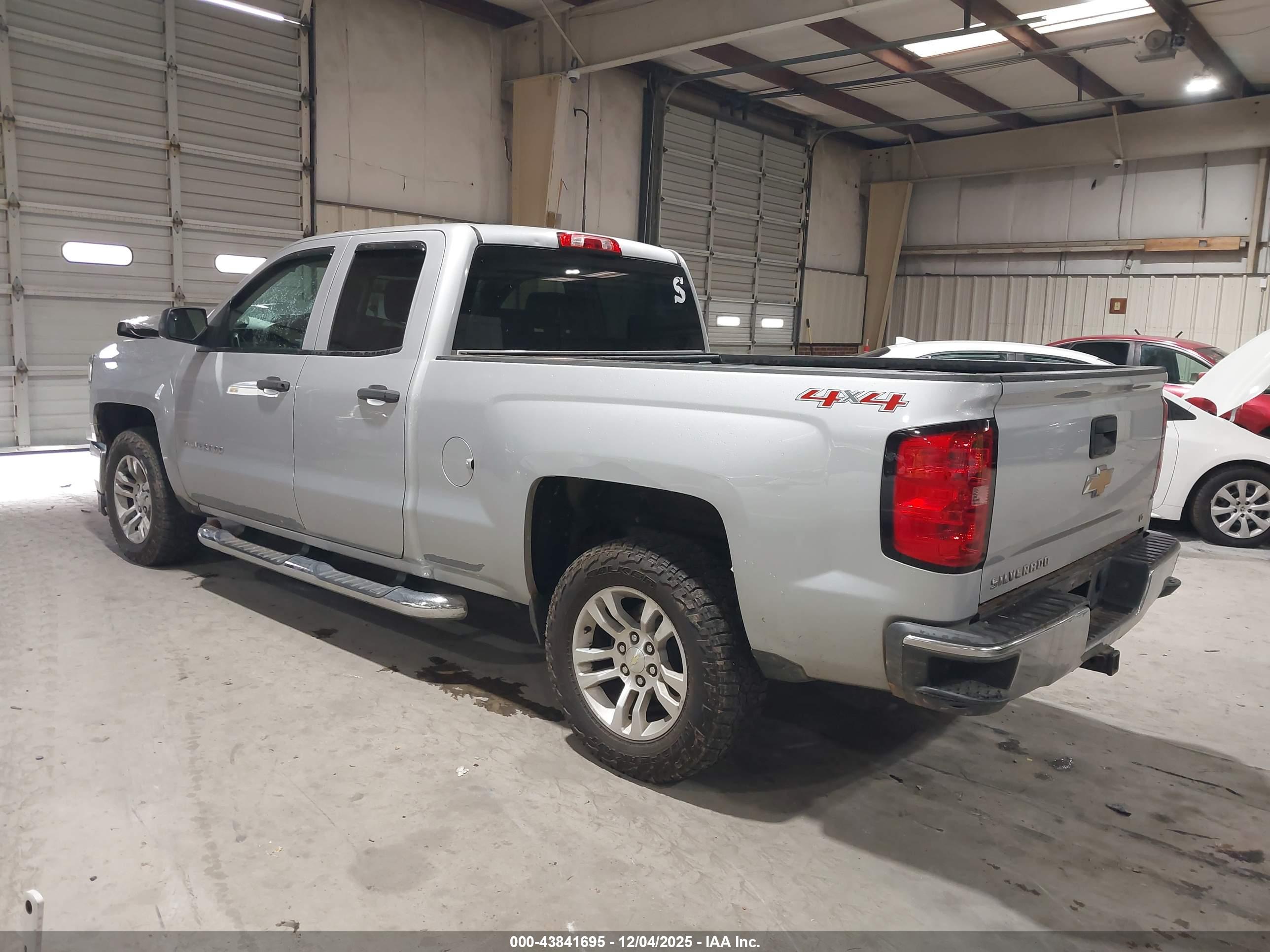 CHEVROLET SILVERADO image 3