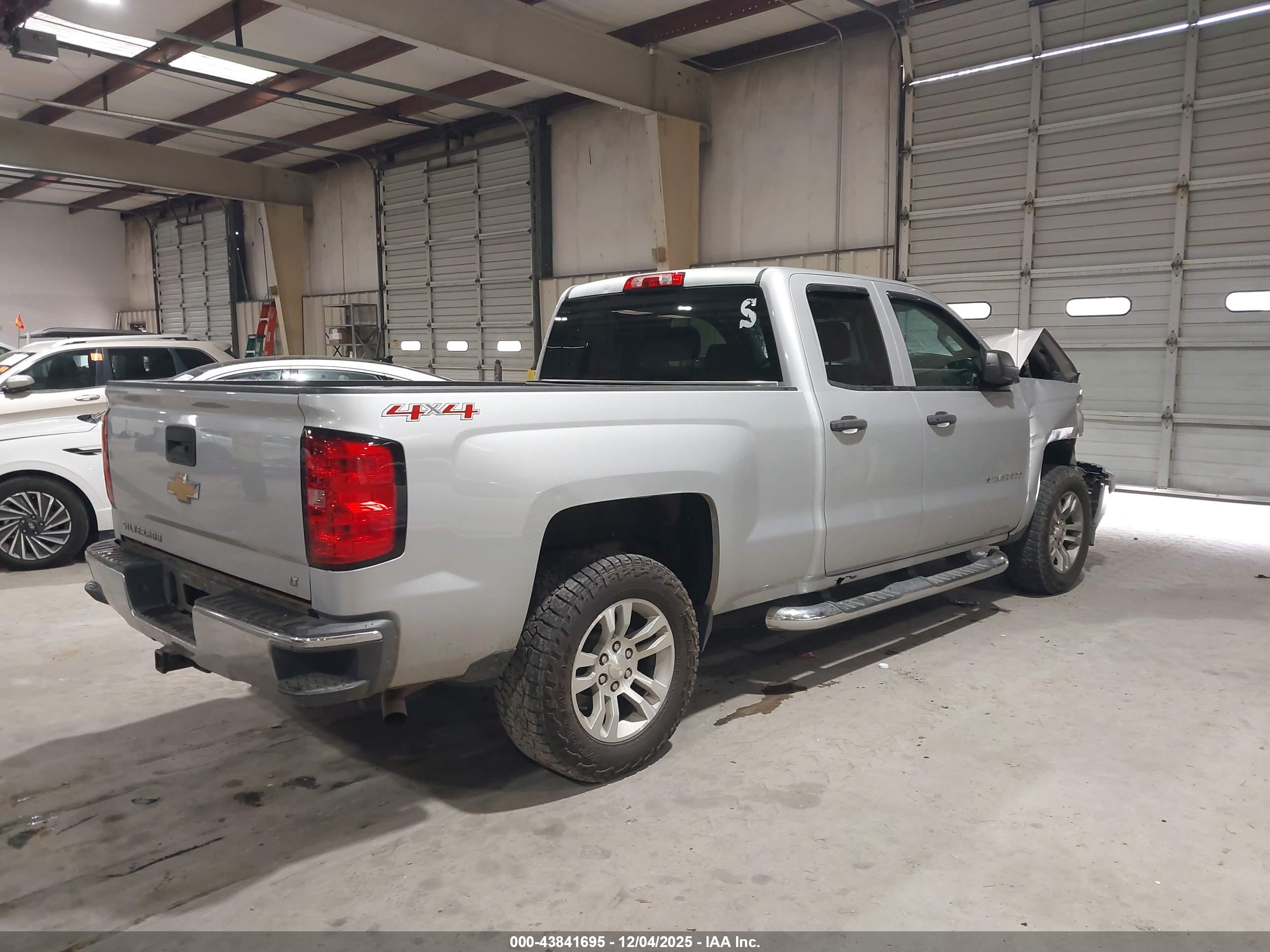 CHEVROLET SILVERADO image 4