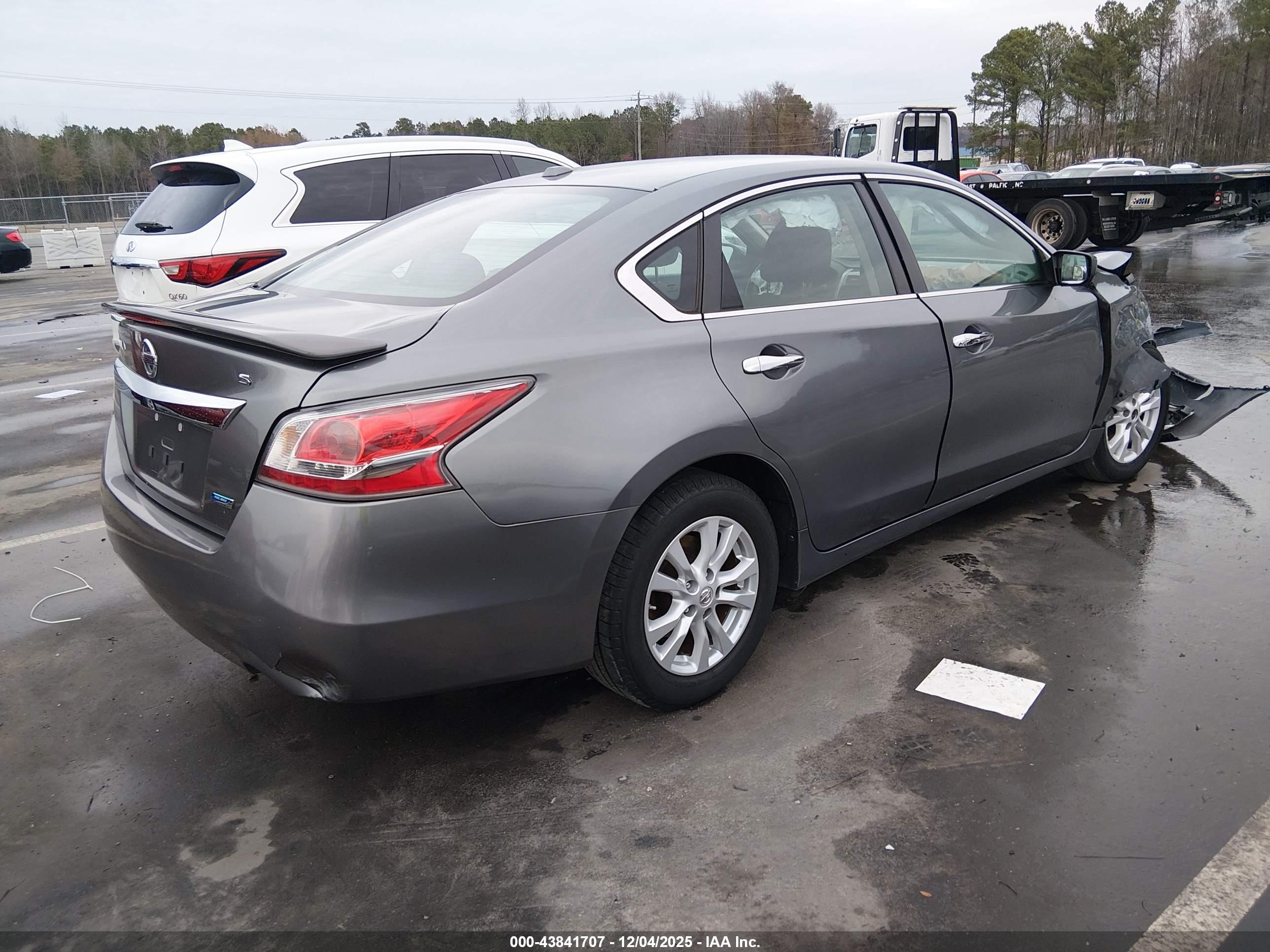 NISSAN ALTIMA image 4