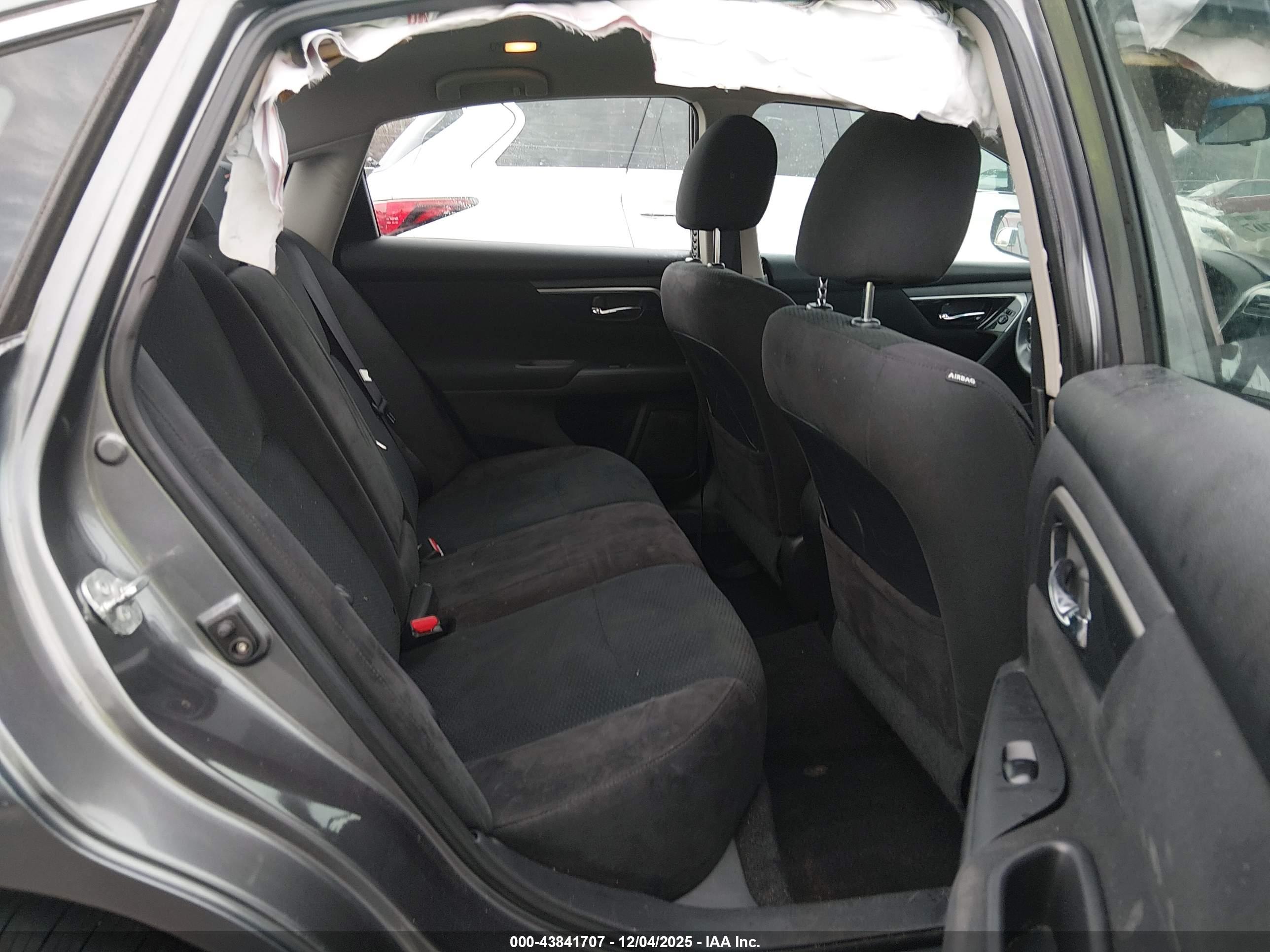 NISSAN ALTIMA image 8