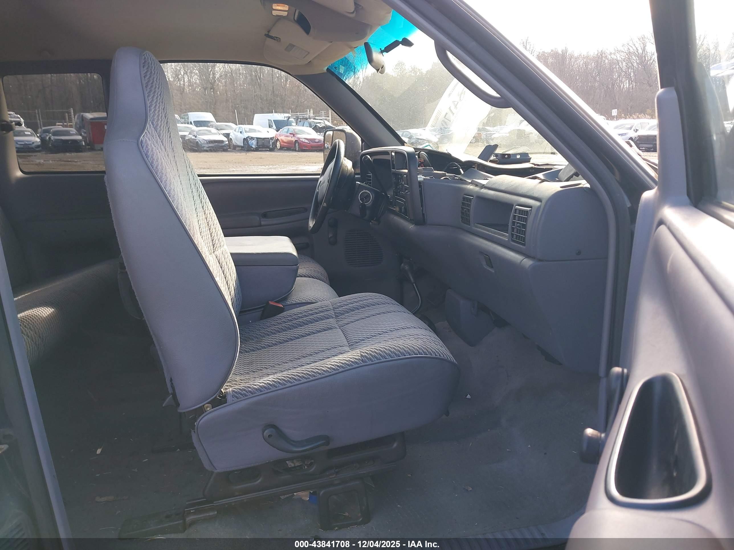 DODGE RAM image 5