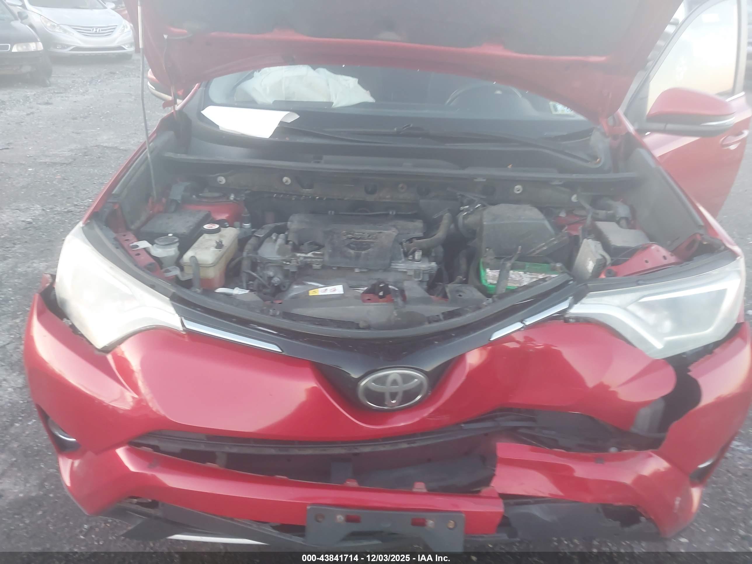 TOYOTA RAV4 image 10