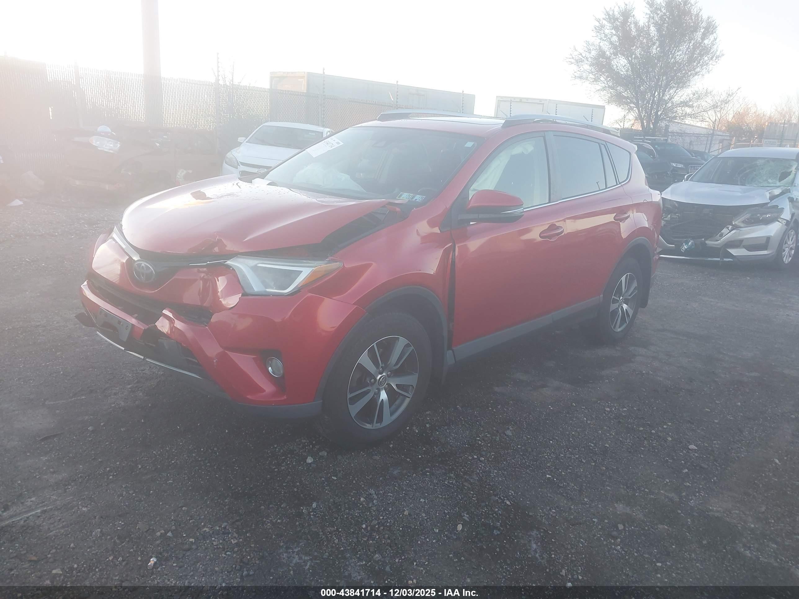 TOYOTA RAV4 image 2