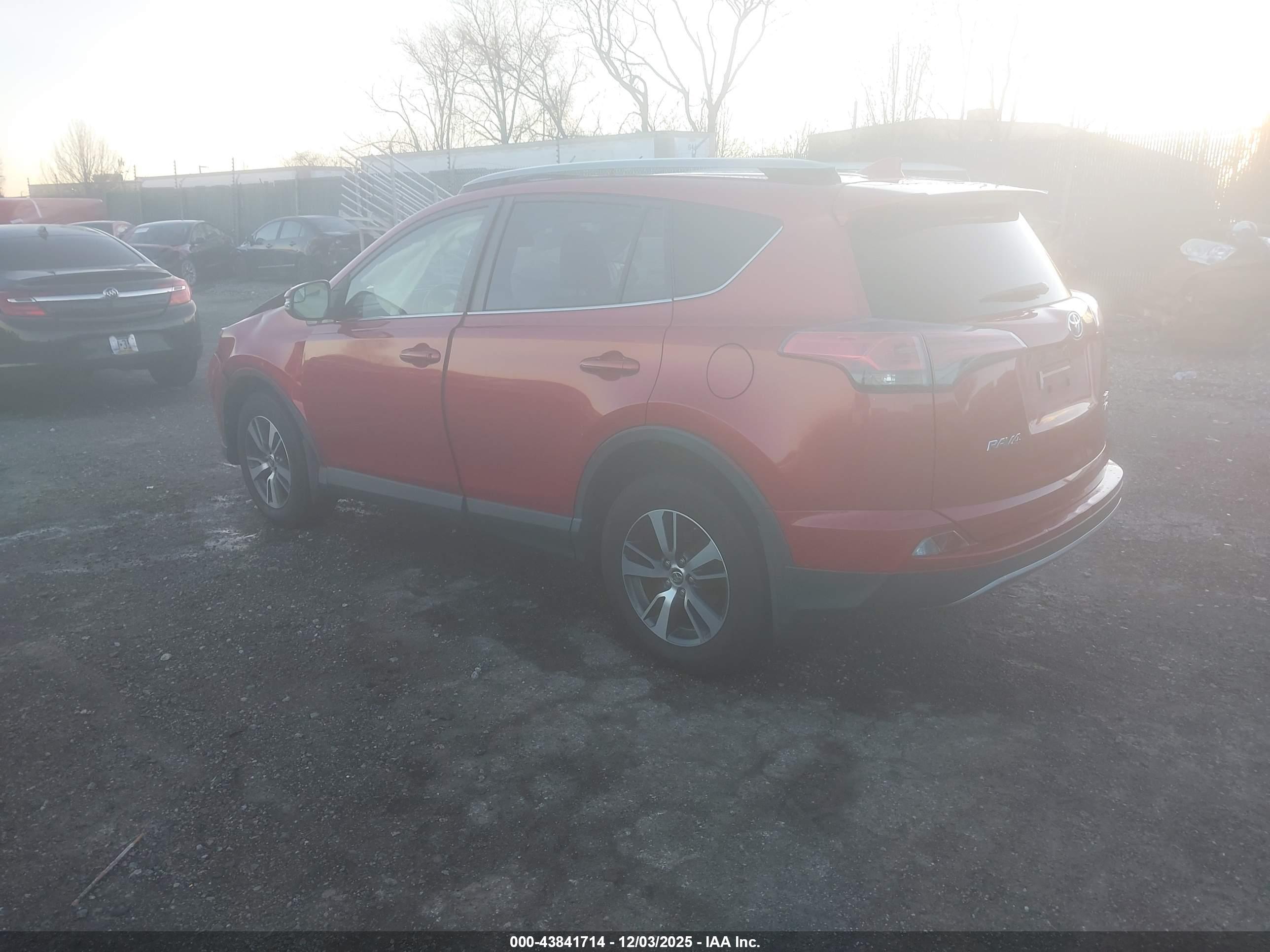 TOYOTA RAV4 image 3