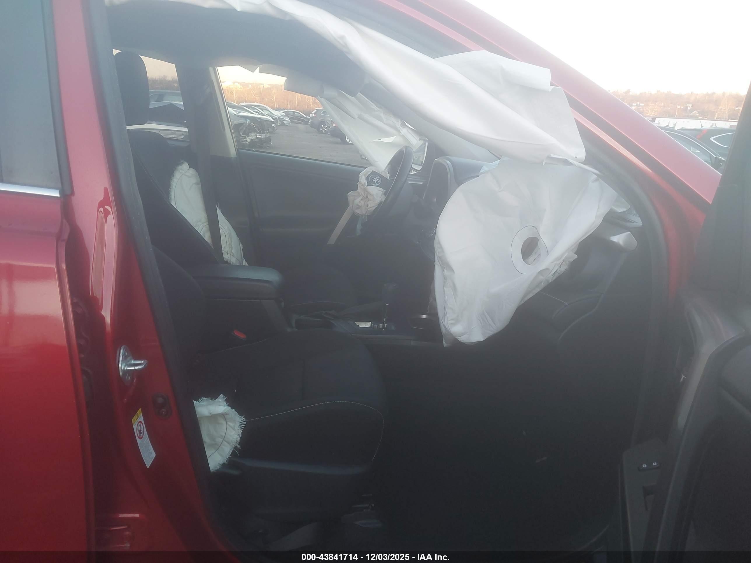TOYOTA RAV4 image 5