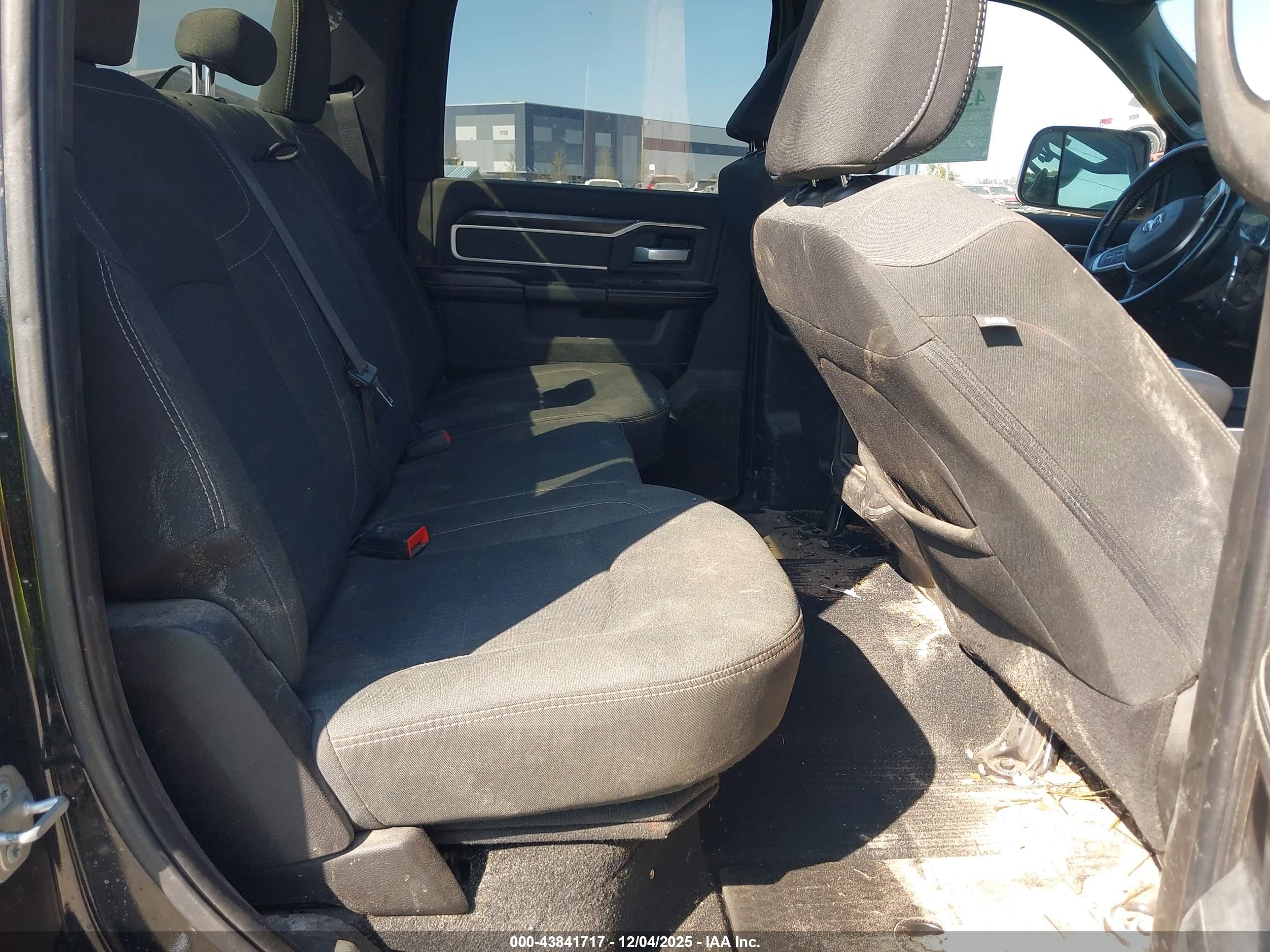 RAM 3500 image 8