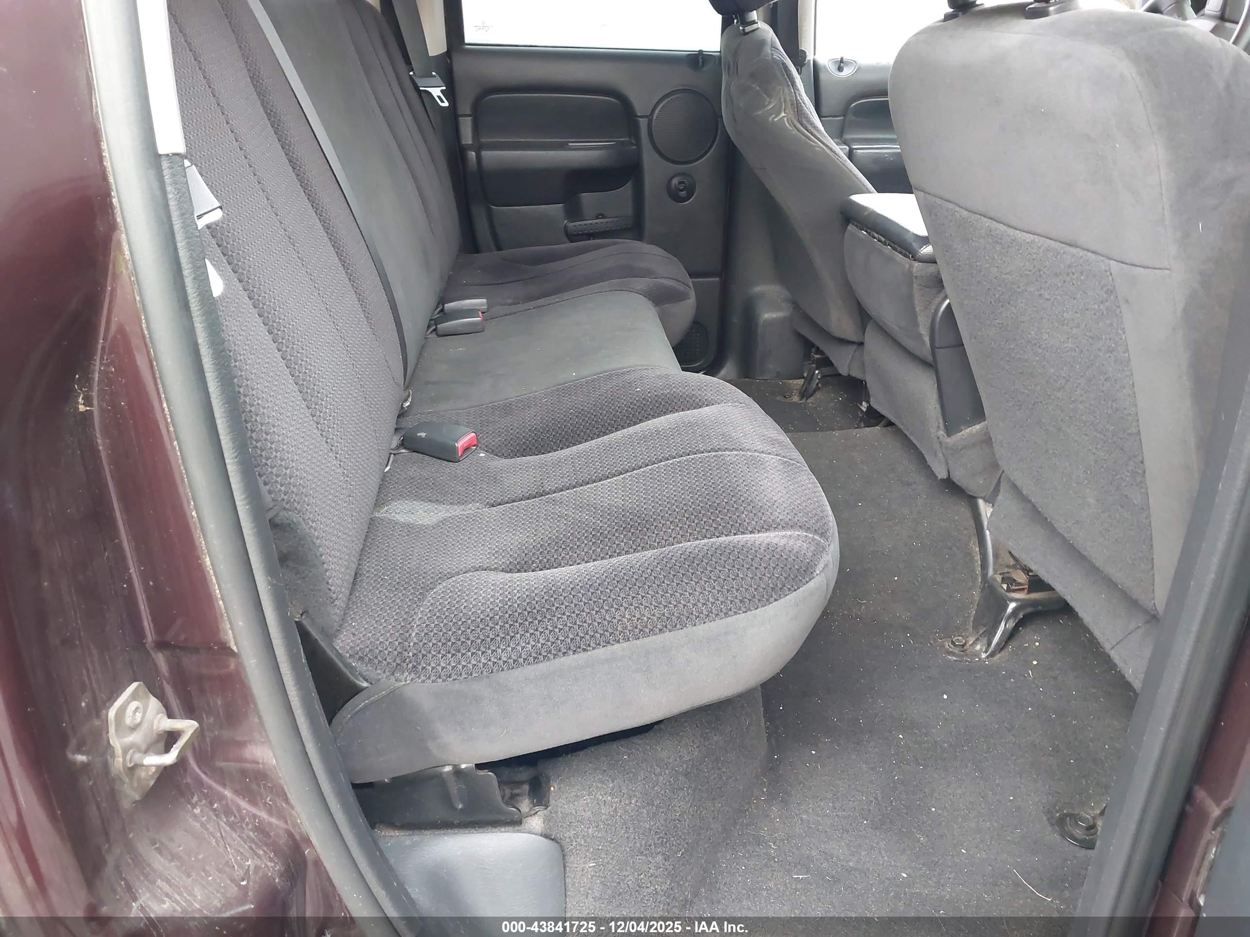 DODGE RAM image 8