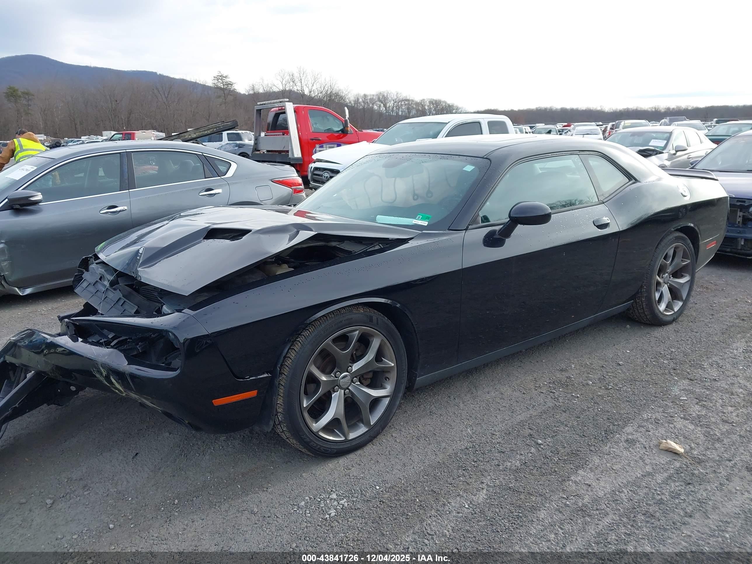 DODGE CHALLENGER image 2