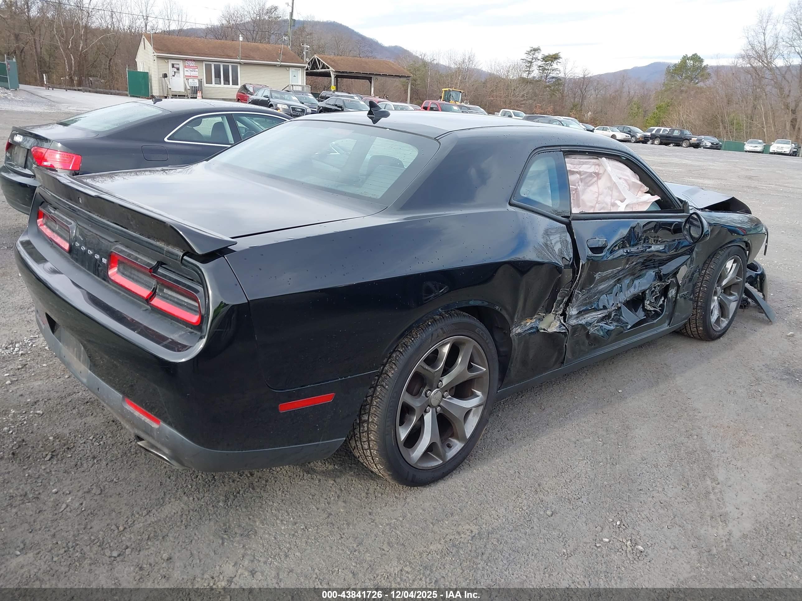 DODGE CHALLENGER image 4