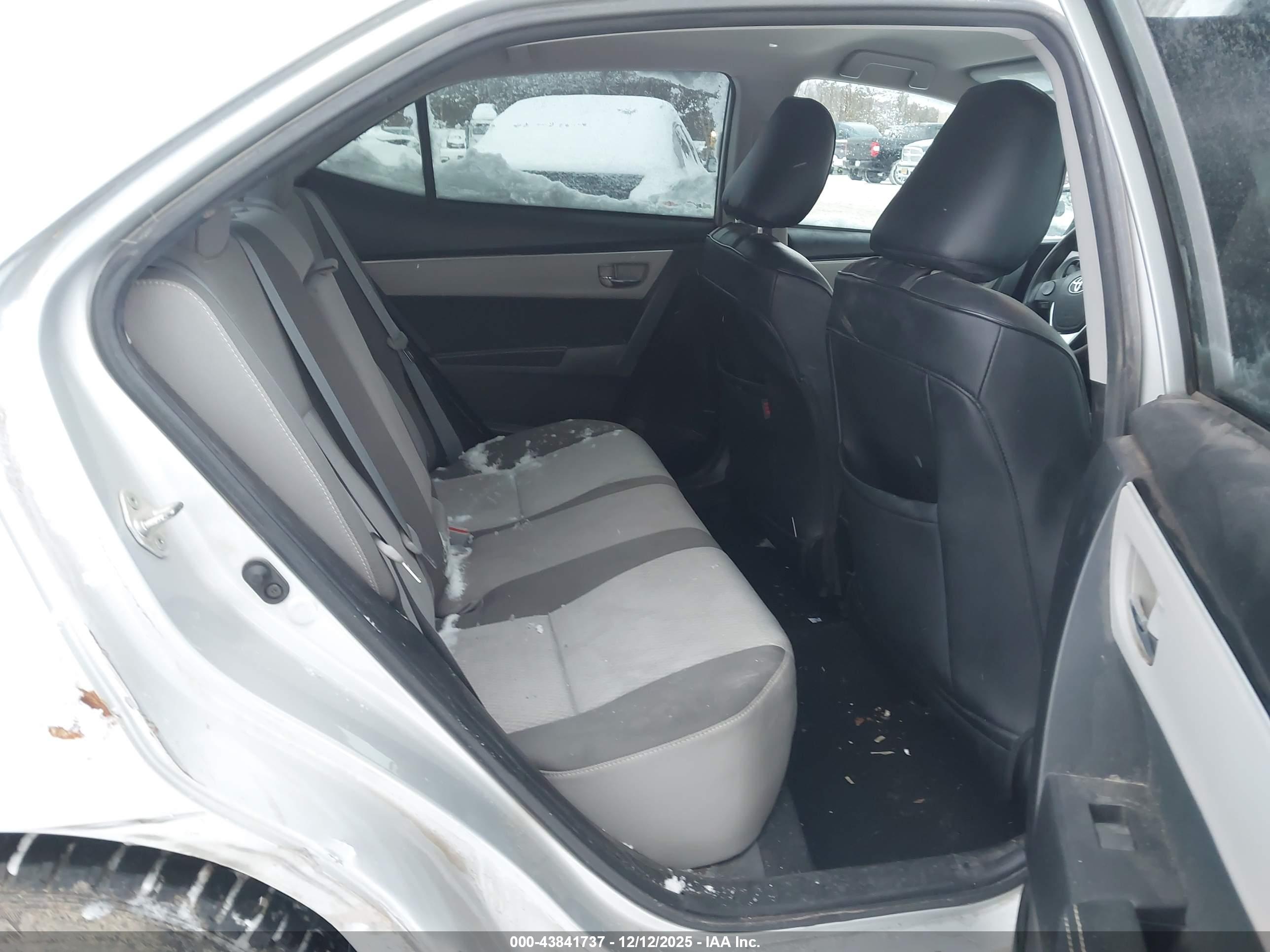 TOYOTA COROLLA image 8