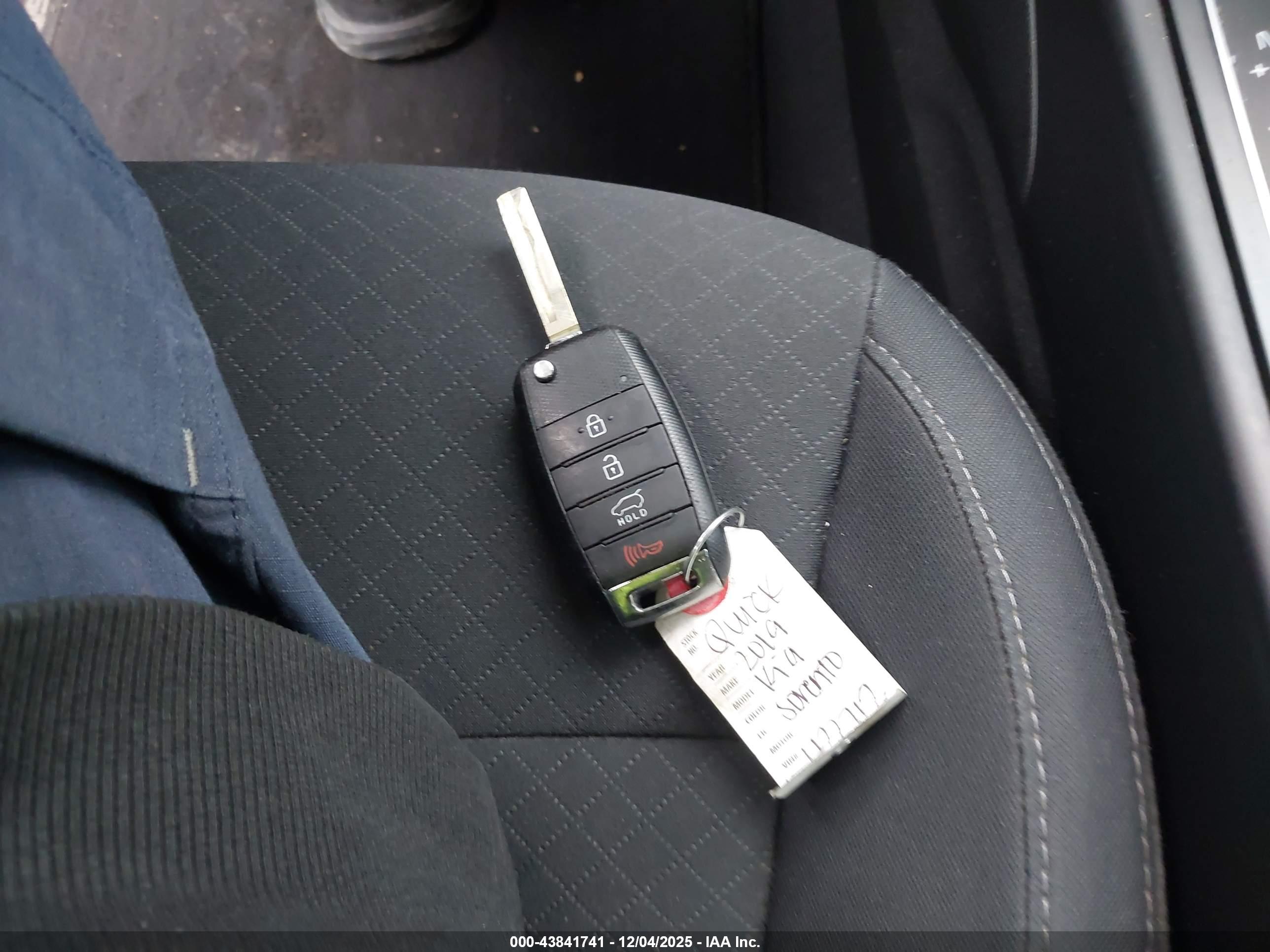 KIA SORENTO image 11