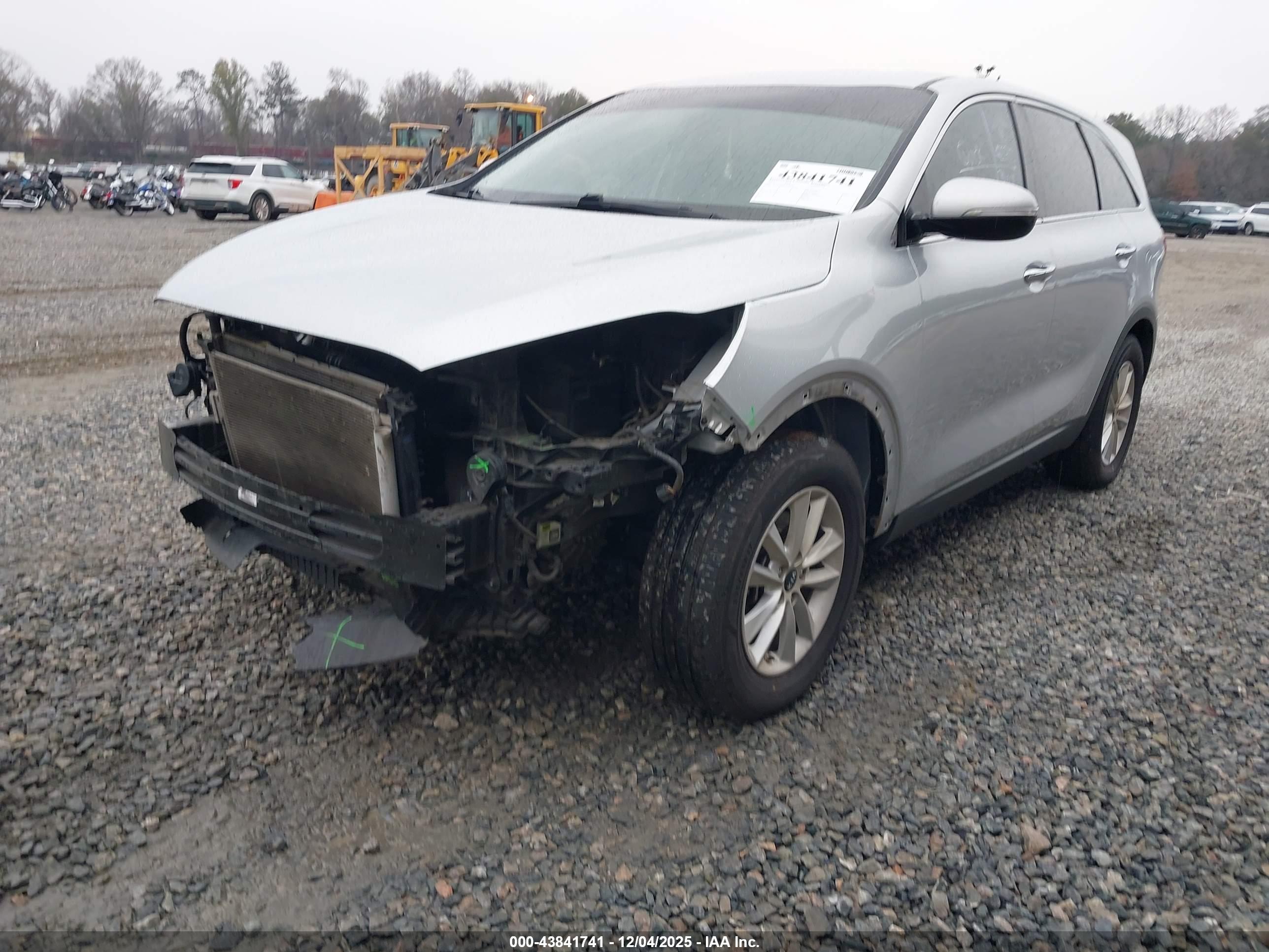 KIA SORENTO image 2