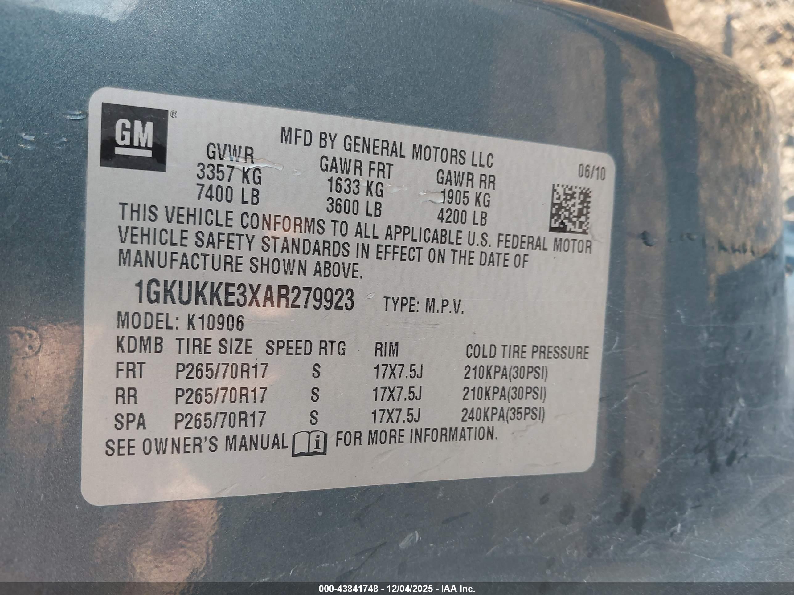 GMC YUKON image 9
