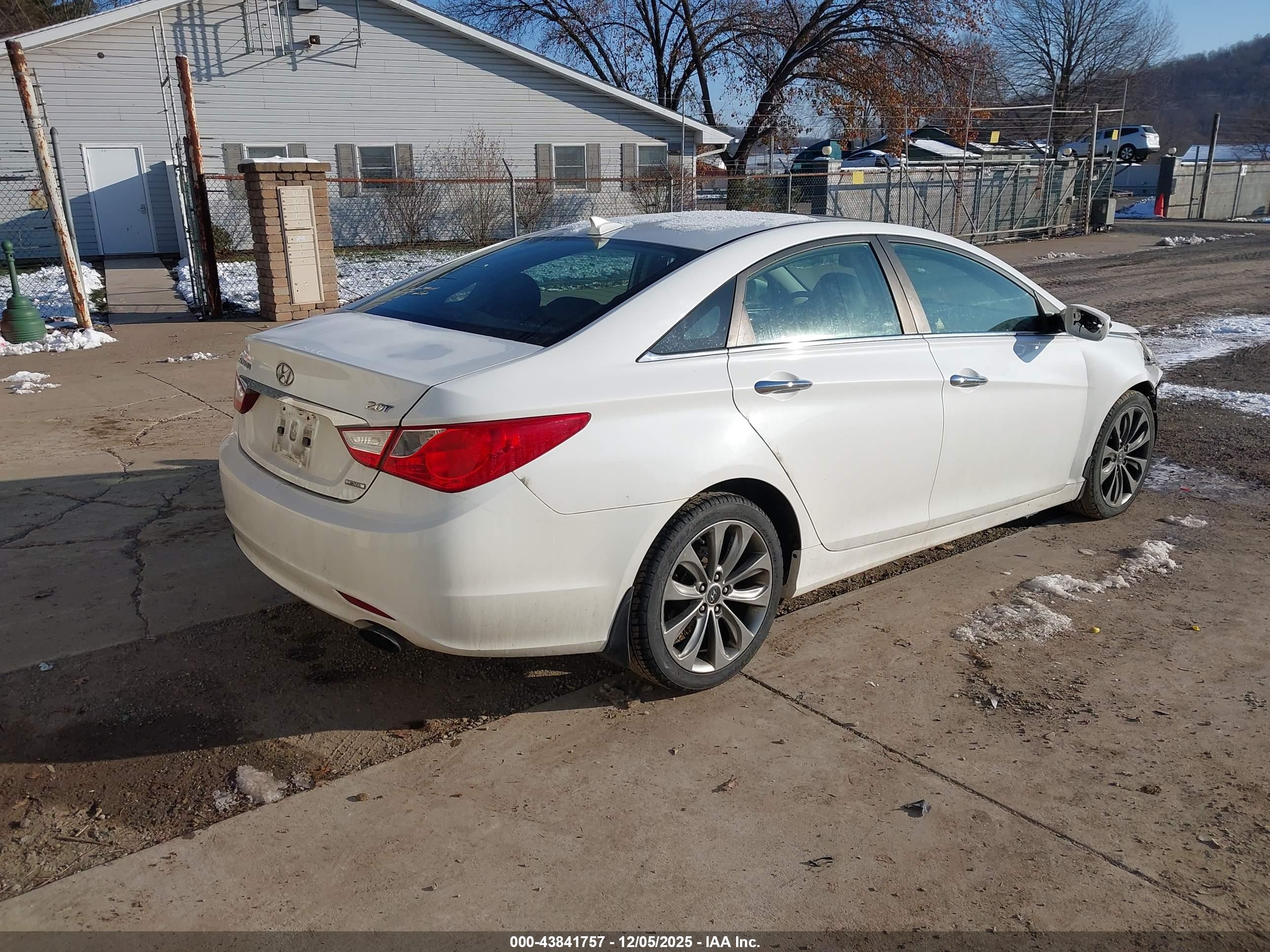 HYUNDAI SONATA image 4