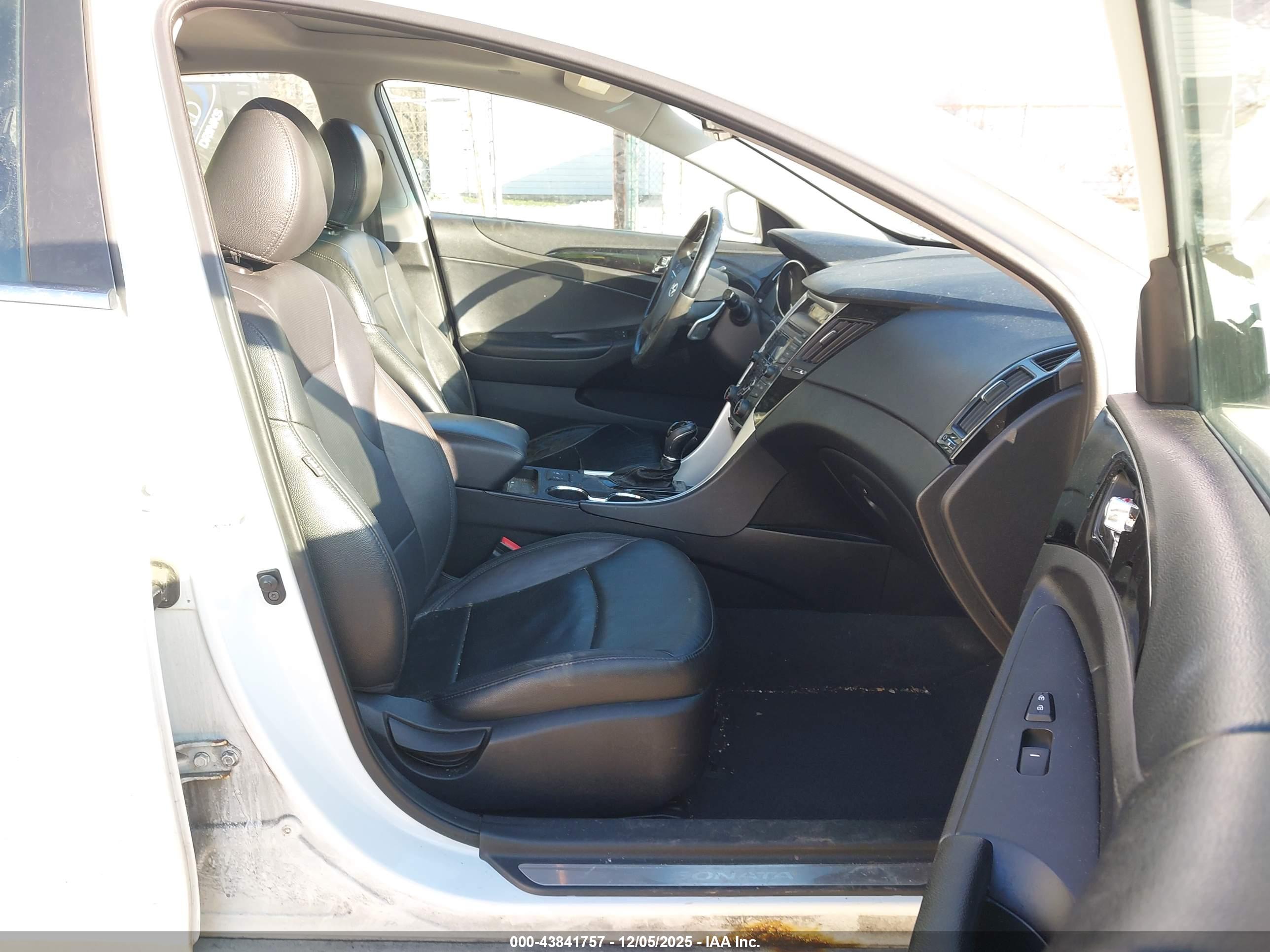 HYUNDAI SONATA image 5