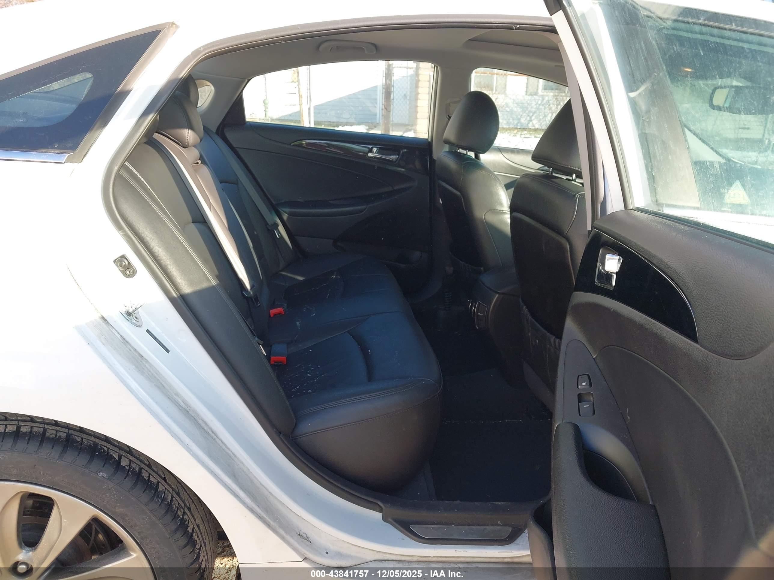 HYUNDAI SONATA image 8