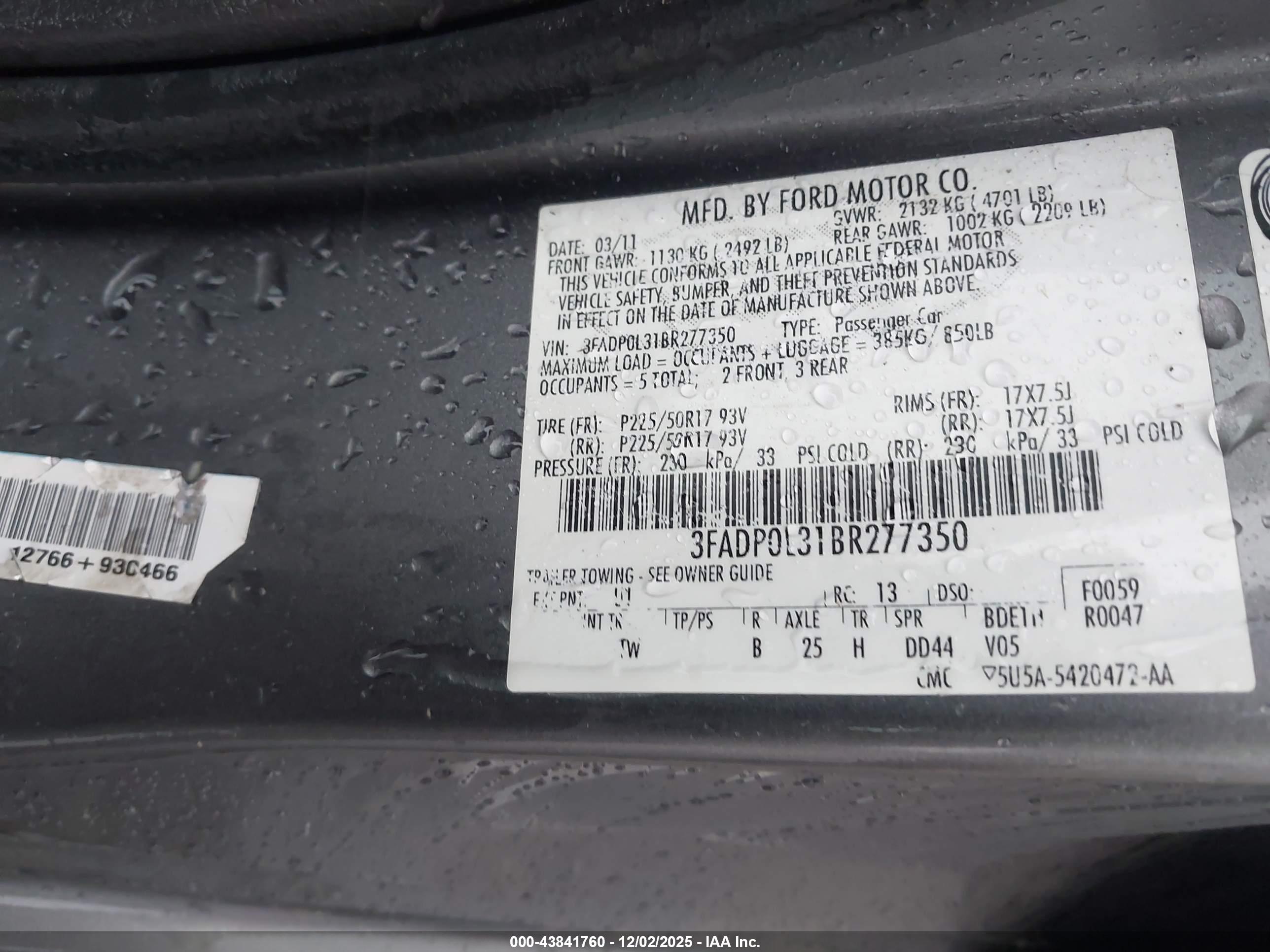 FORD FUSION image 9