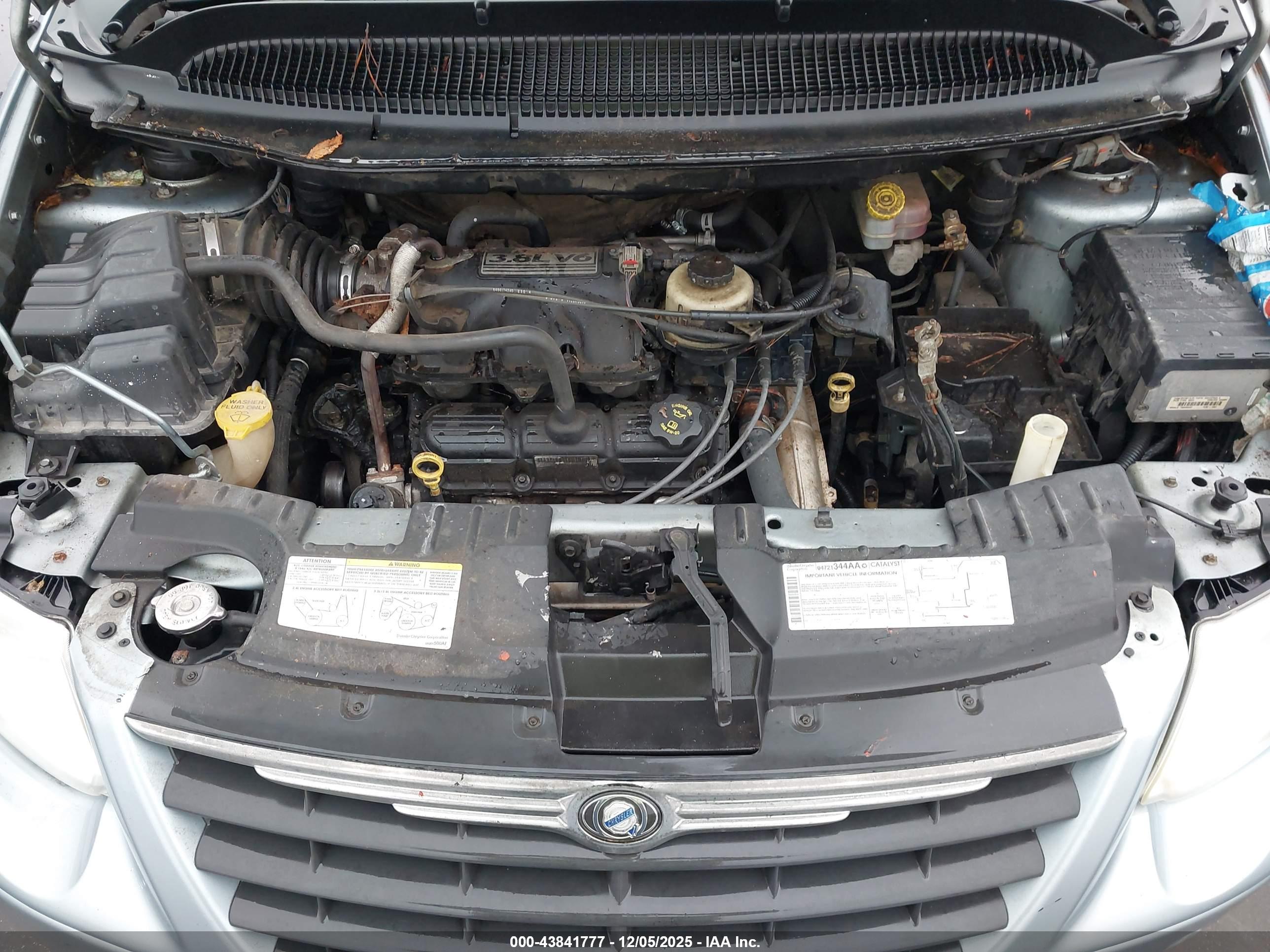 CHRYSLER TOWN image 10