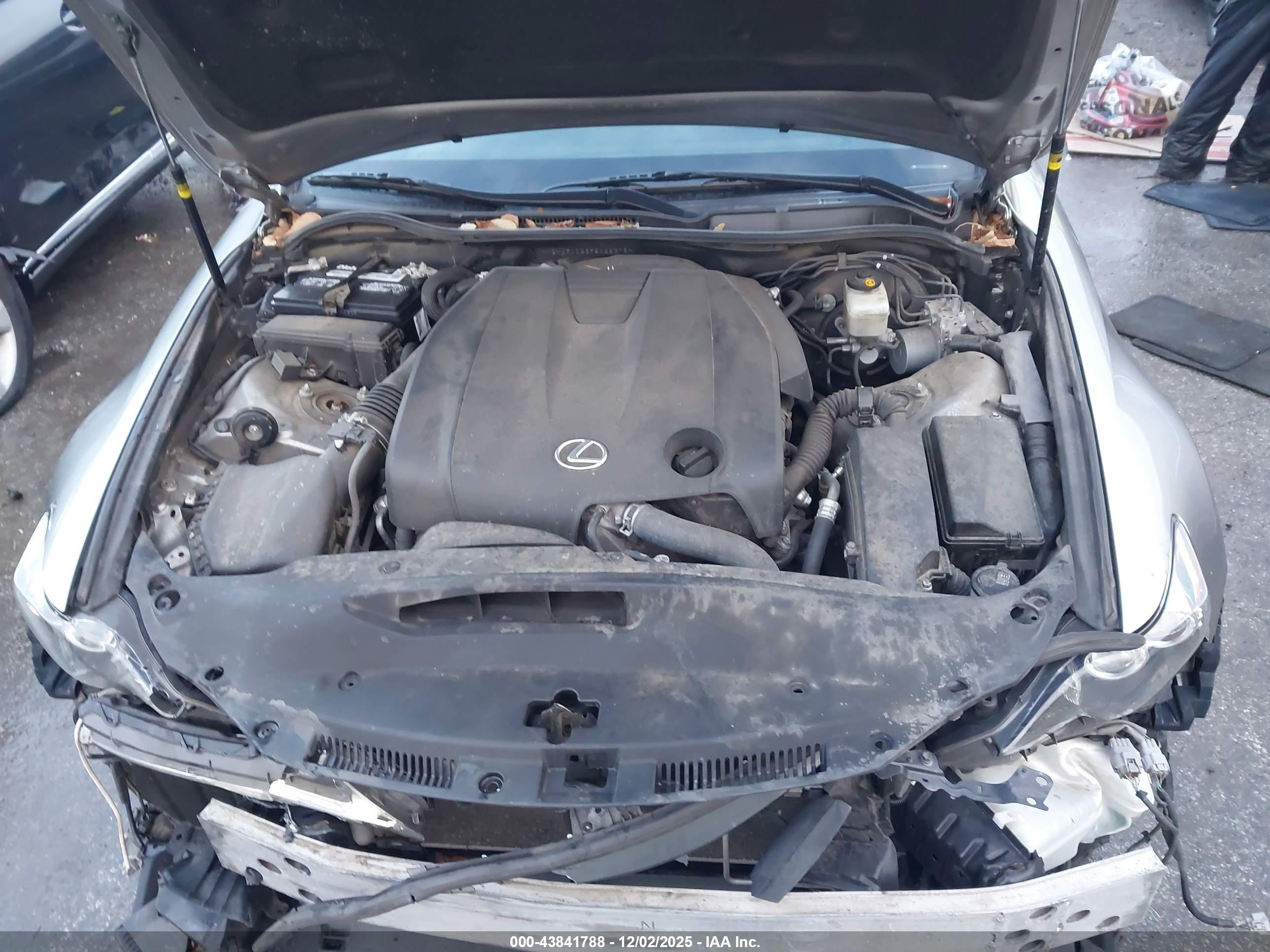LEXUS IS image 10