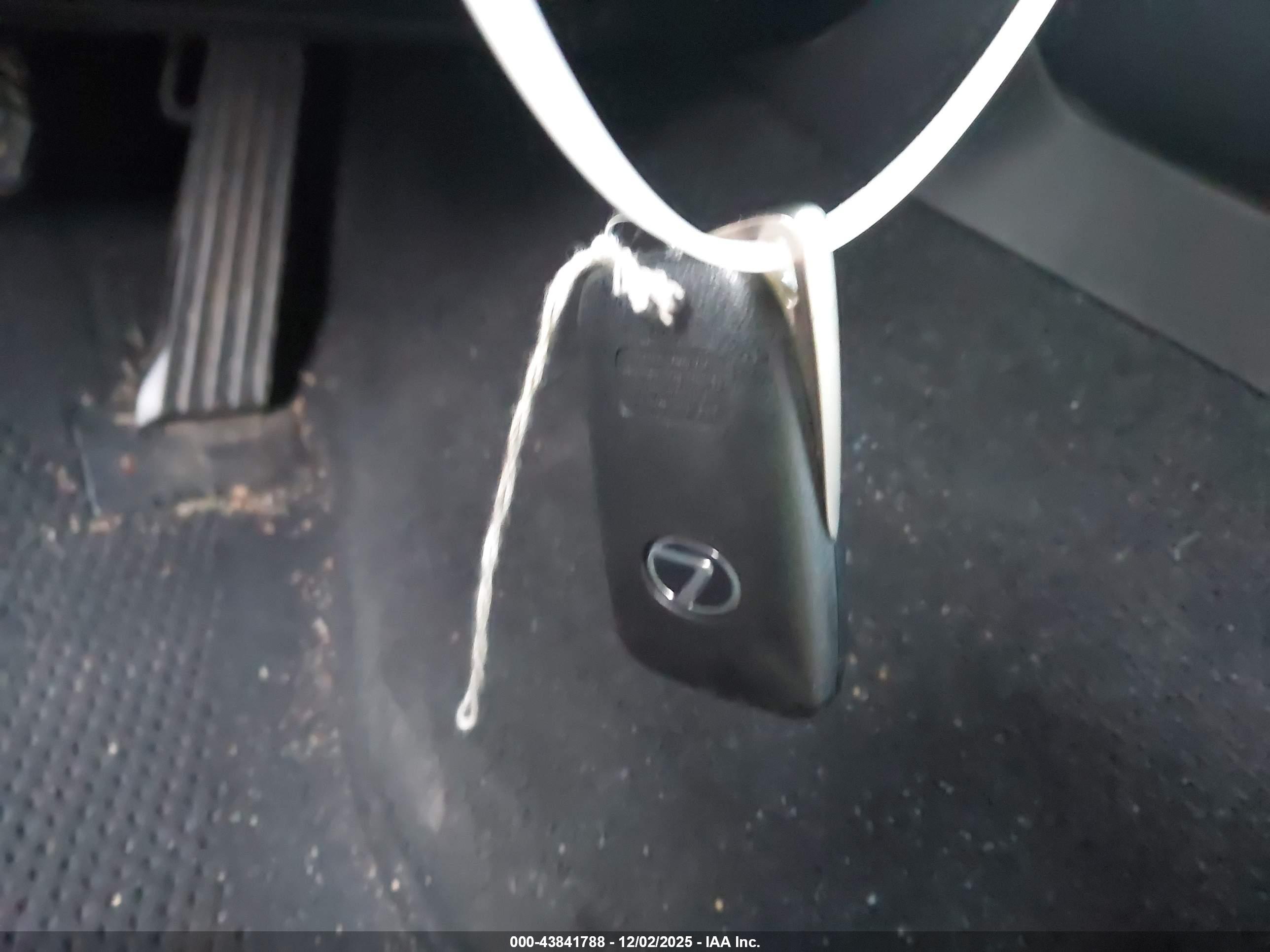 LEXUS IS image 11