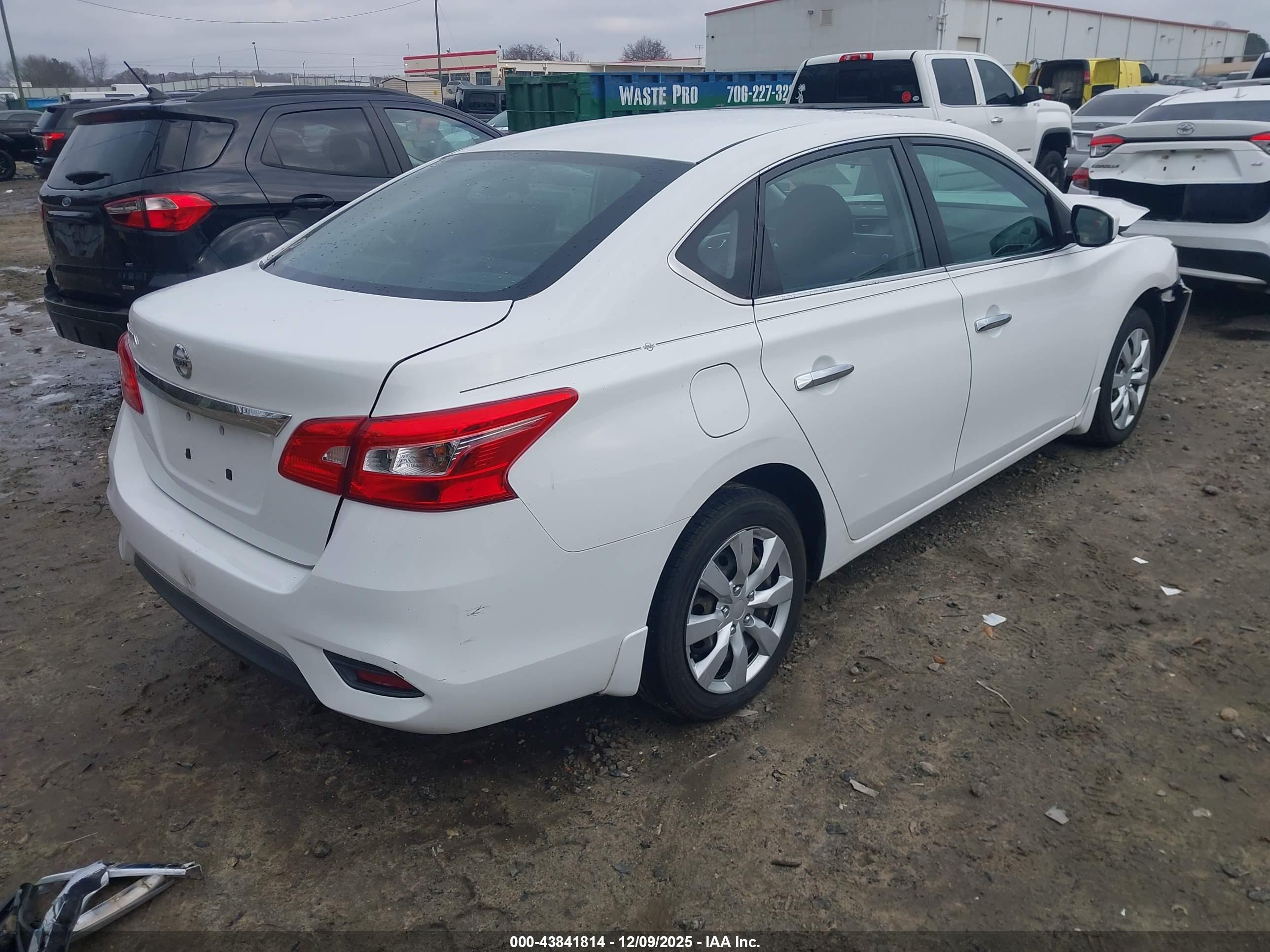 NISSAN SENTRA image 4