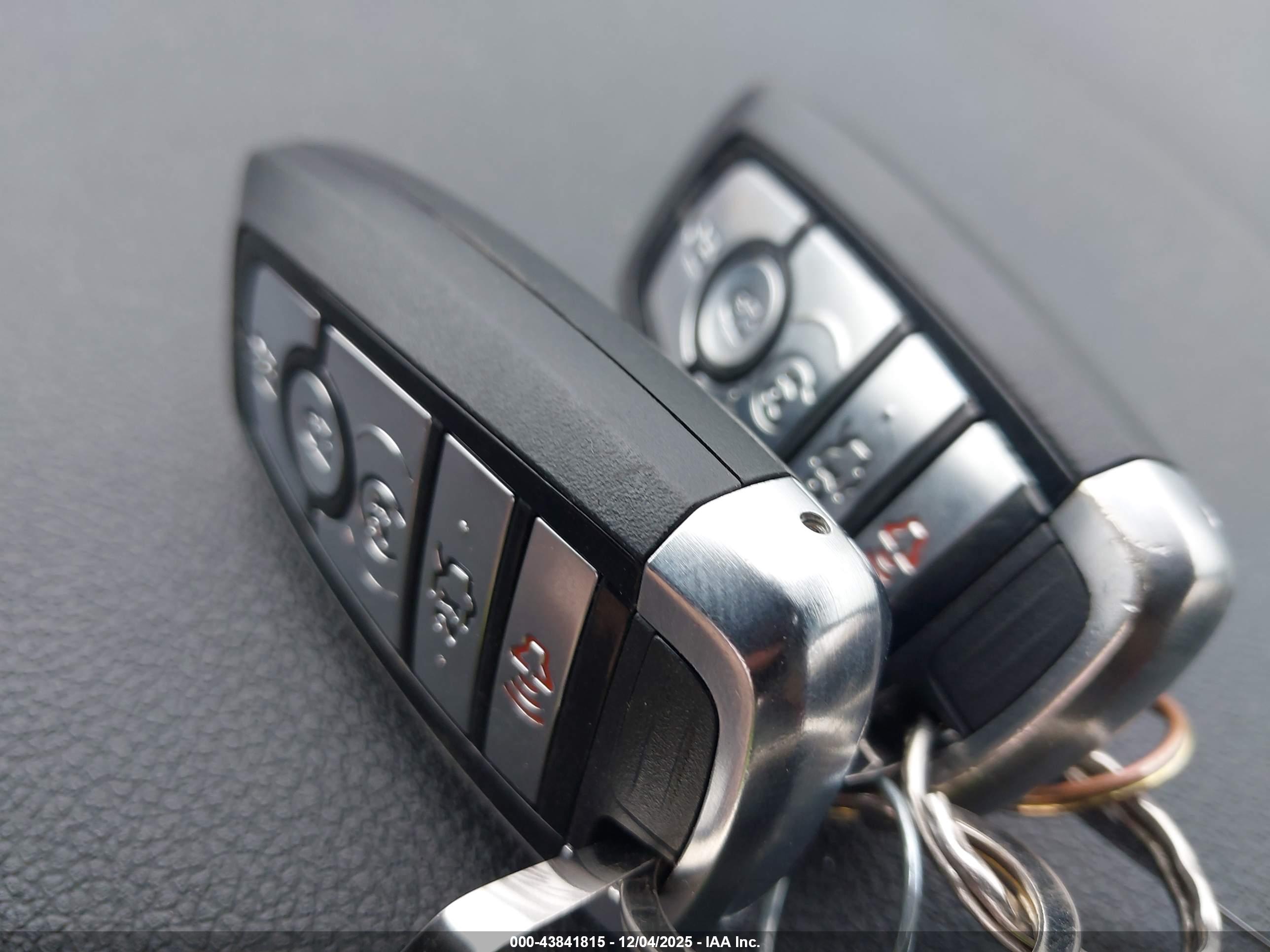 FORD EXPLORER image 11