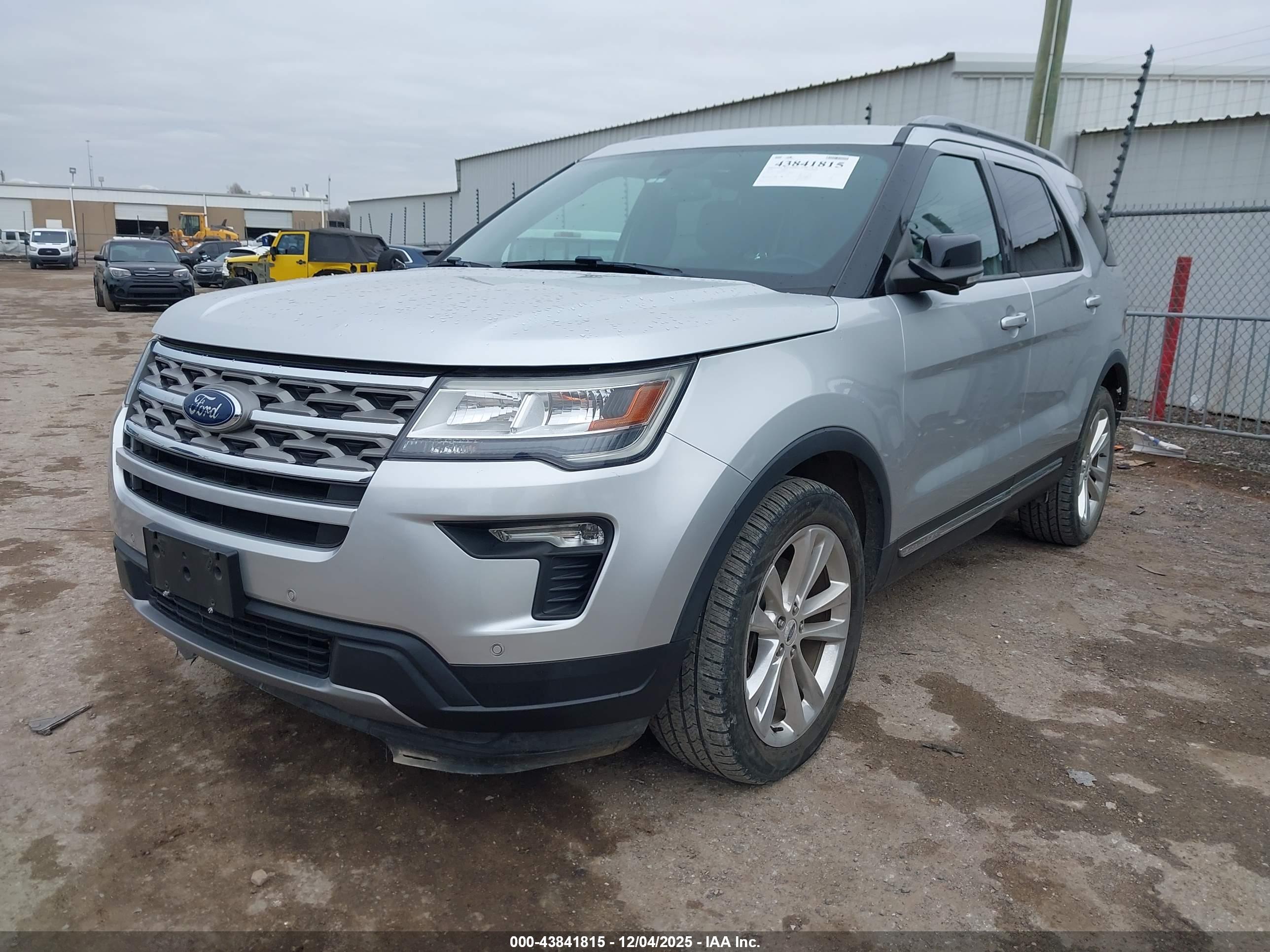 FORD EXPLORER image 2