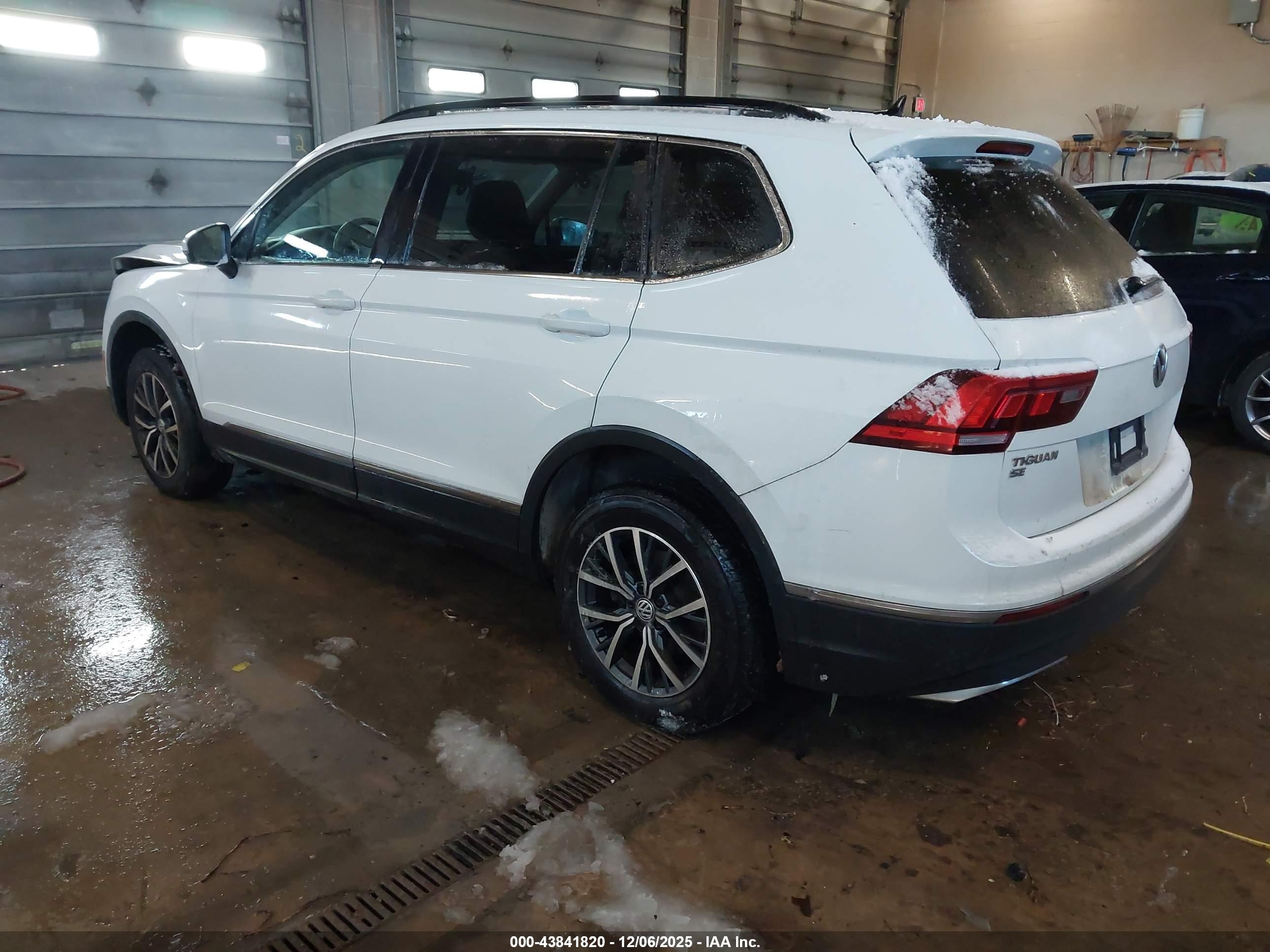 VOLKSWAGEN TIGUAN image 3