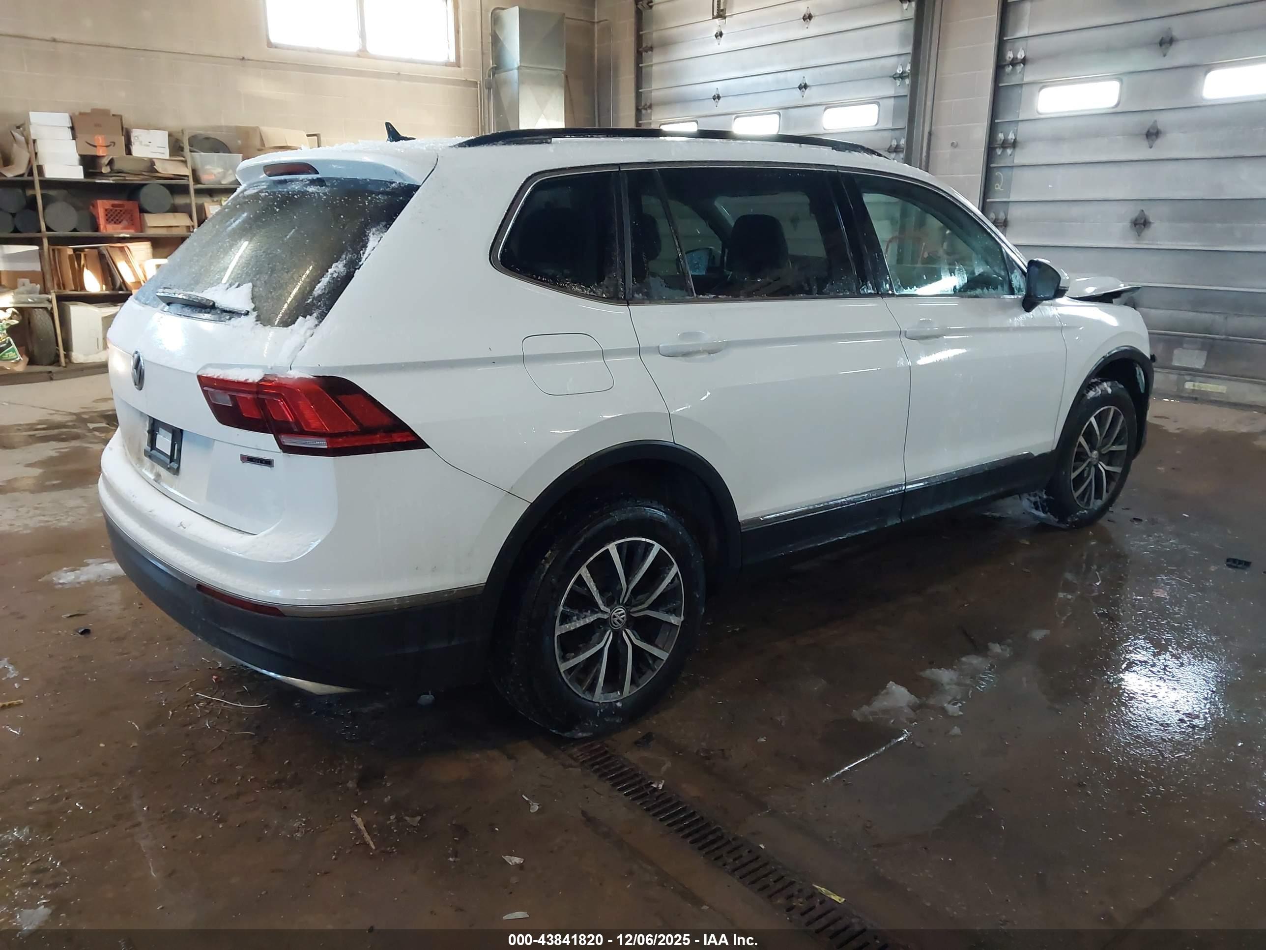 VOLKSWAGEN TIGUAN image 4