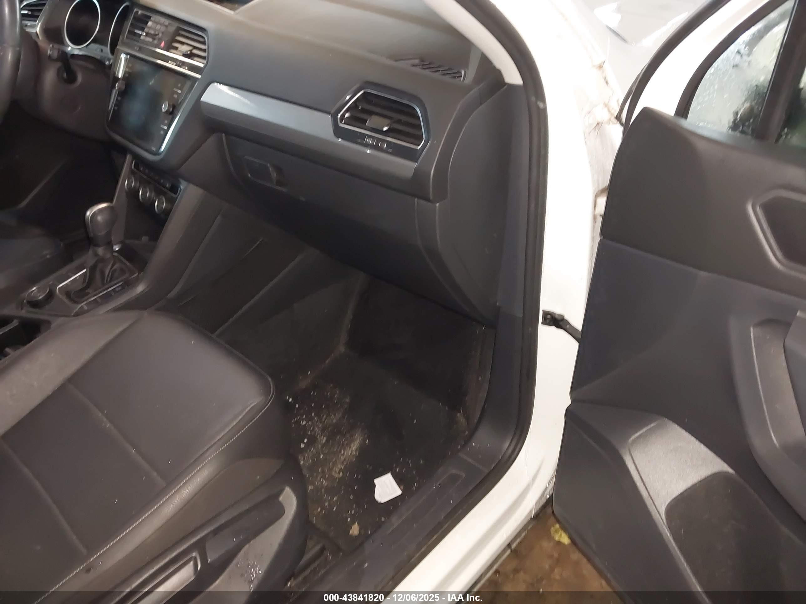 VOLKSWAGEN TIGUAN image 5