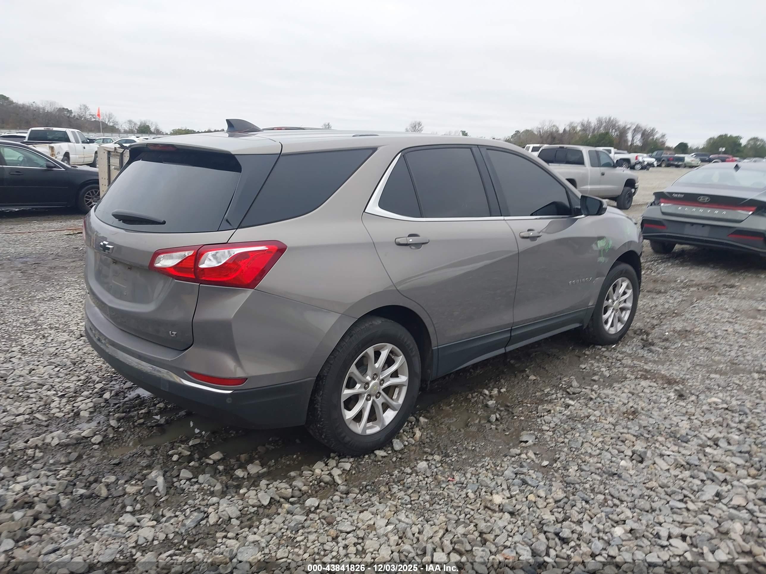 CHEVROLET EQUINOX image 4